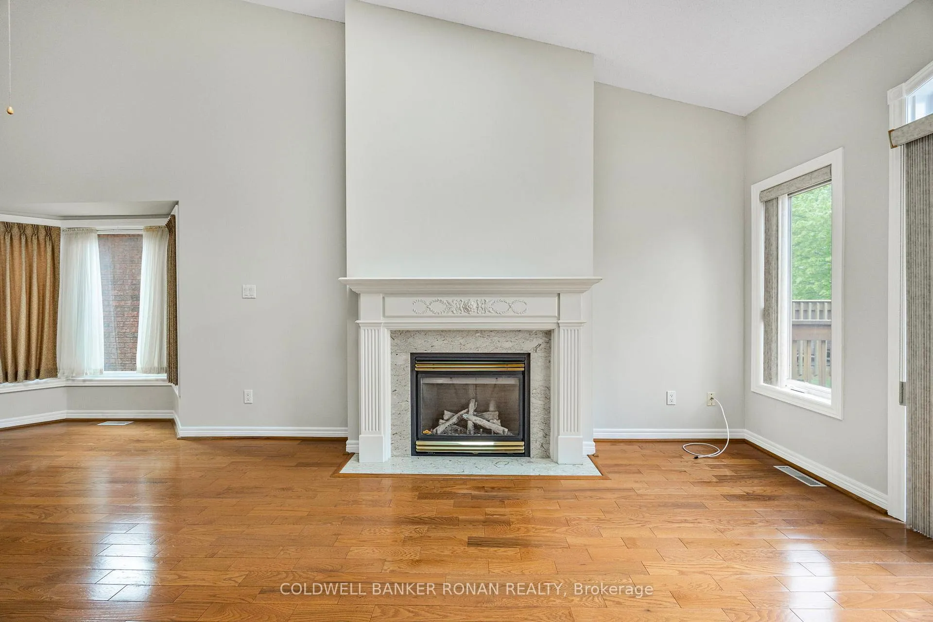 Photo 10 of Unit 9, 8 Malibu Manor W, New Tecumseth, Alliston — HOMEH