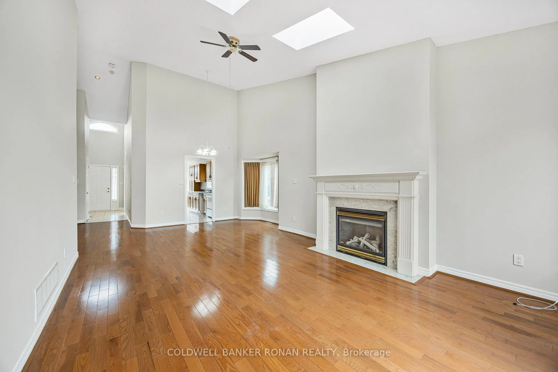 Photo 11 of Unit 9, 8 Malibu Manor W, New Tecumseth, Alliston — HOMEH