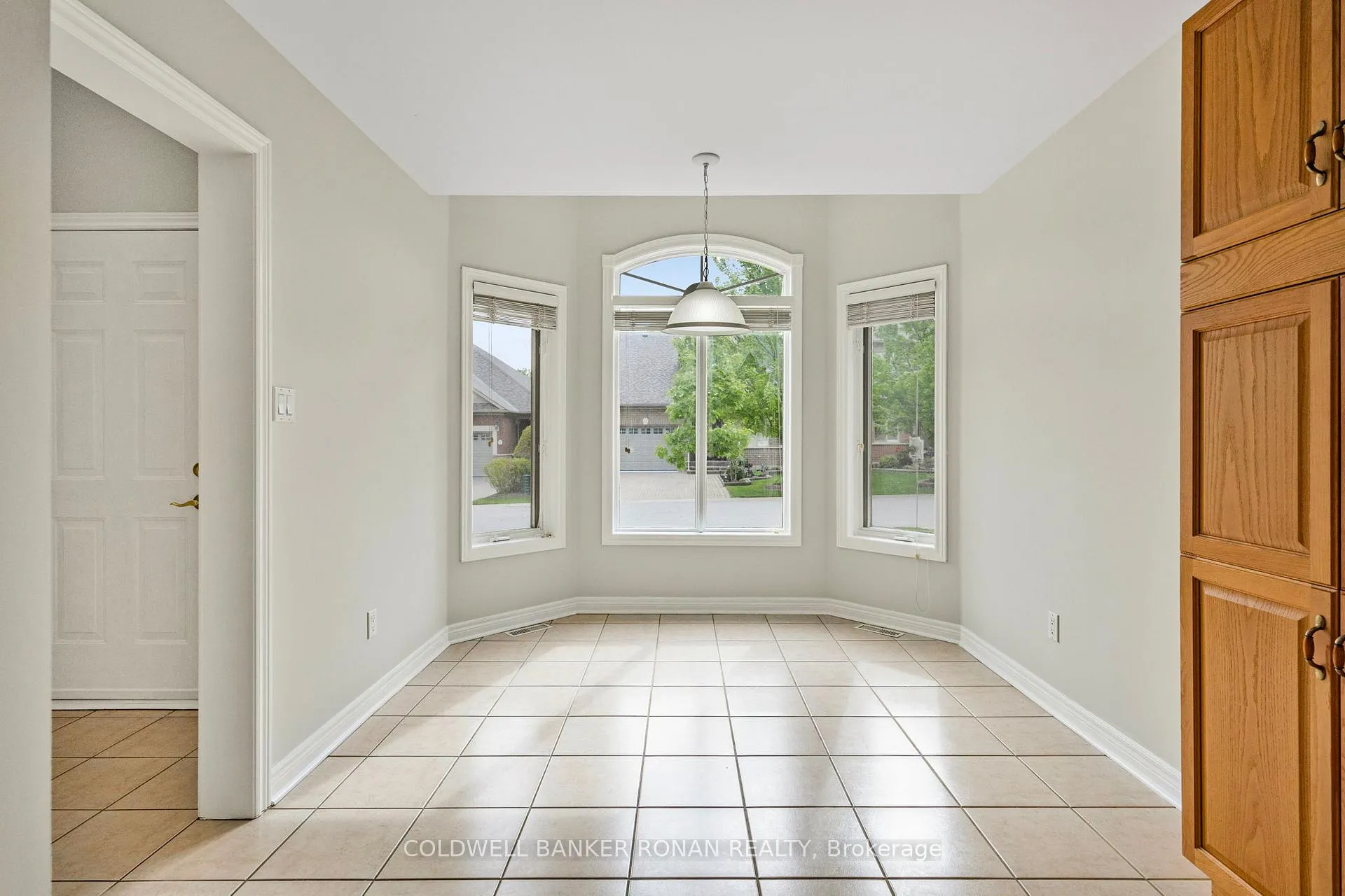 Photo 17 of Unit 9, 8 Malibu Manor W, New Tecumseth, Alliston — HOMEH