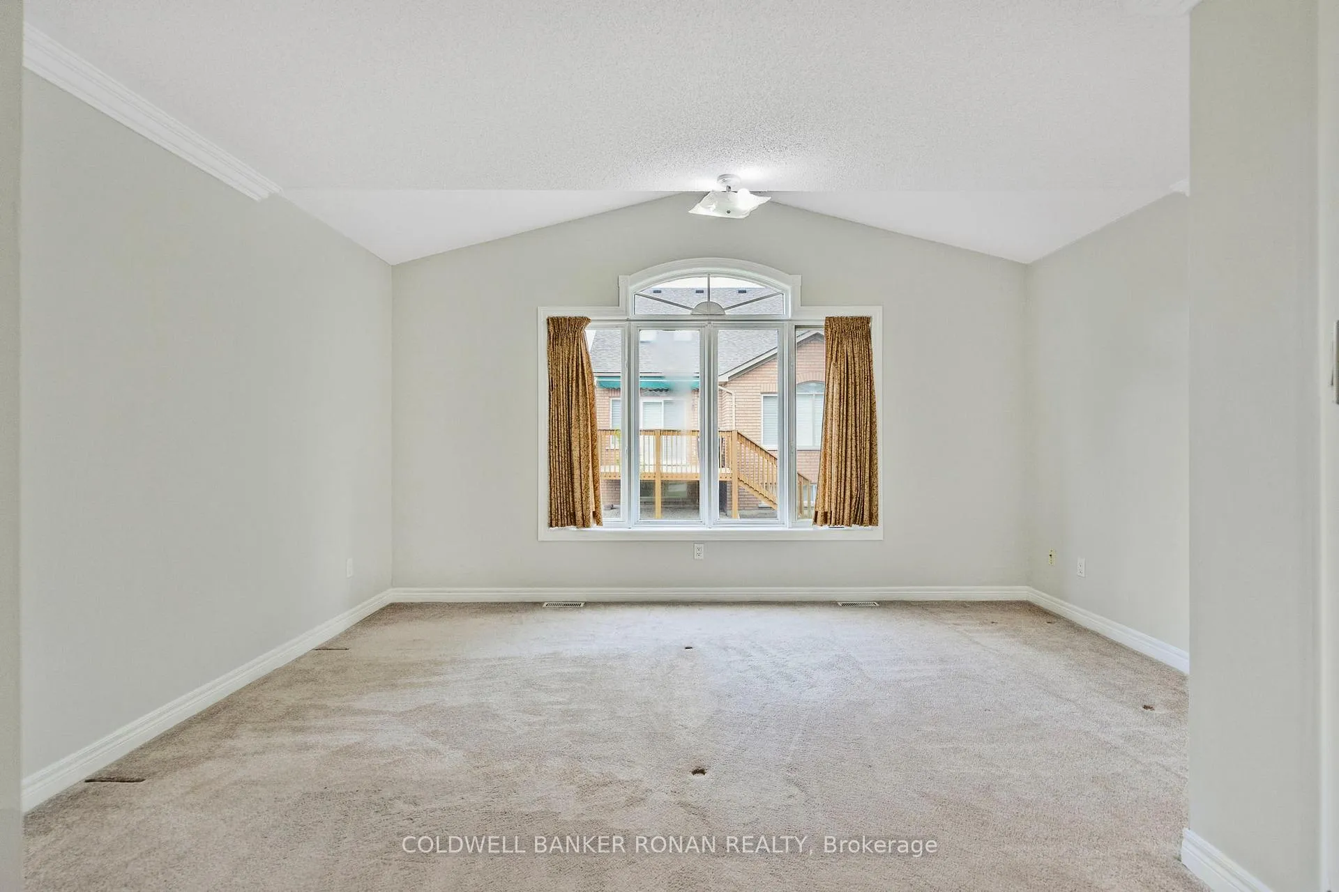 Photo 21 of Unit 9, 8 Malibu Manor W, New Tecumseth, Alliston — HOMEH