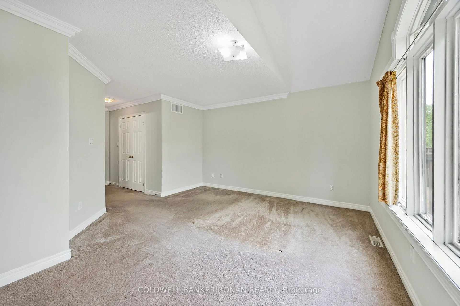 Photo 24 of Unit 9, 8 Malibu Manor W, New Tecumseth, Alliston — HOMEH