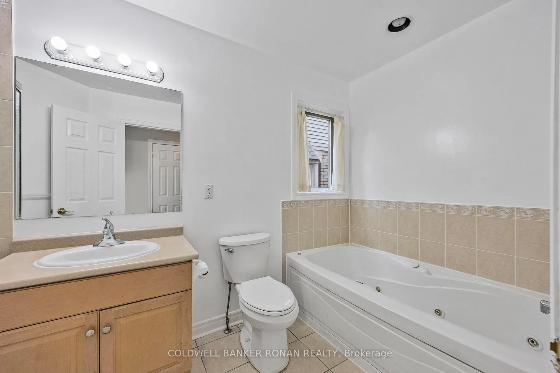 Photo 25 of Unit 9, 8 Malibu Manor W, New Tecumseth, Alliston — HOMEH