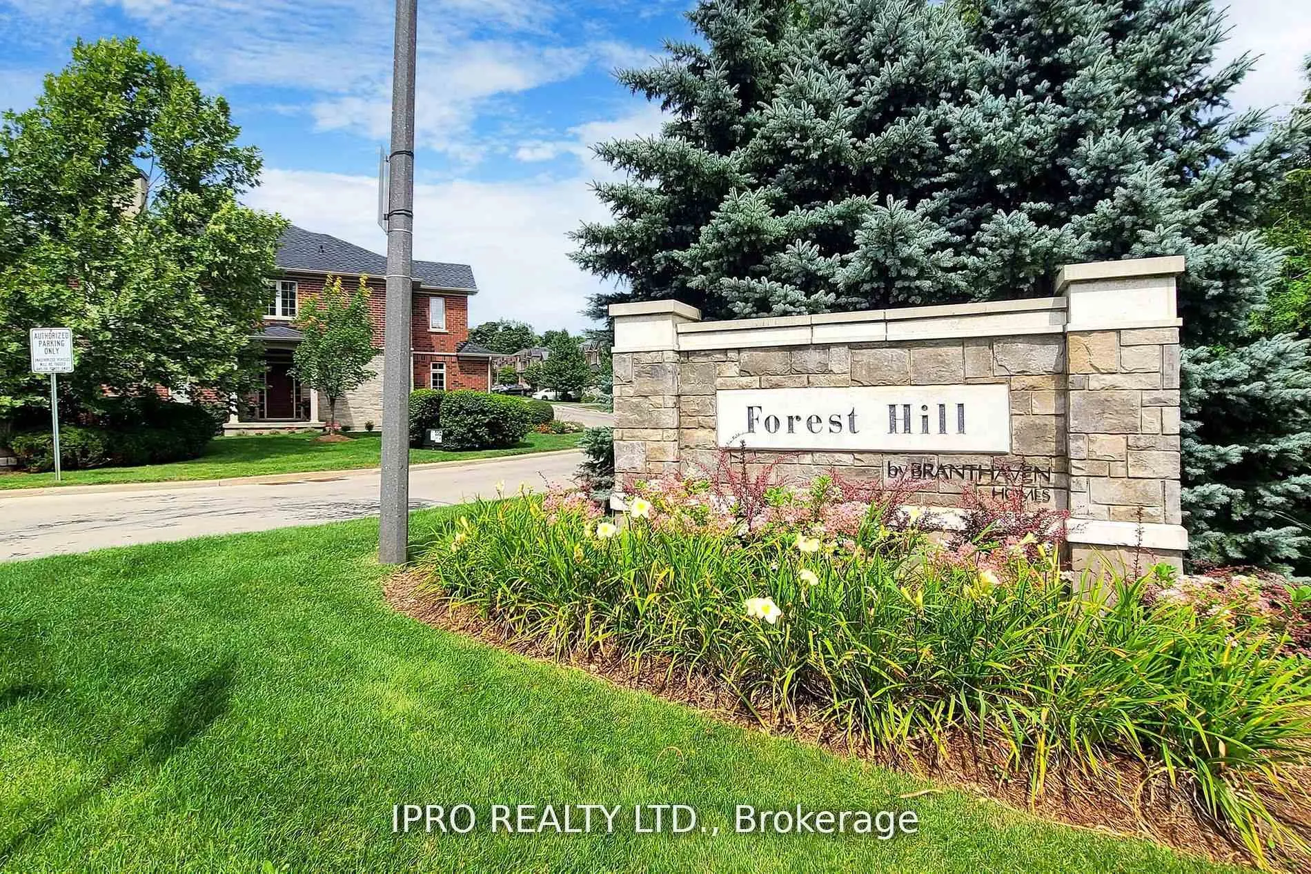 Photo 2 of 80 Oakhaven Place, Hamilton, Ancaster — HOMEH