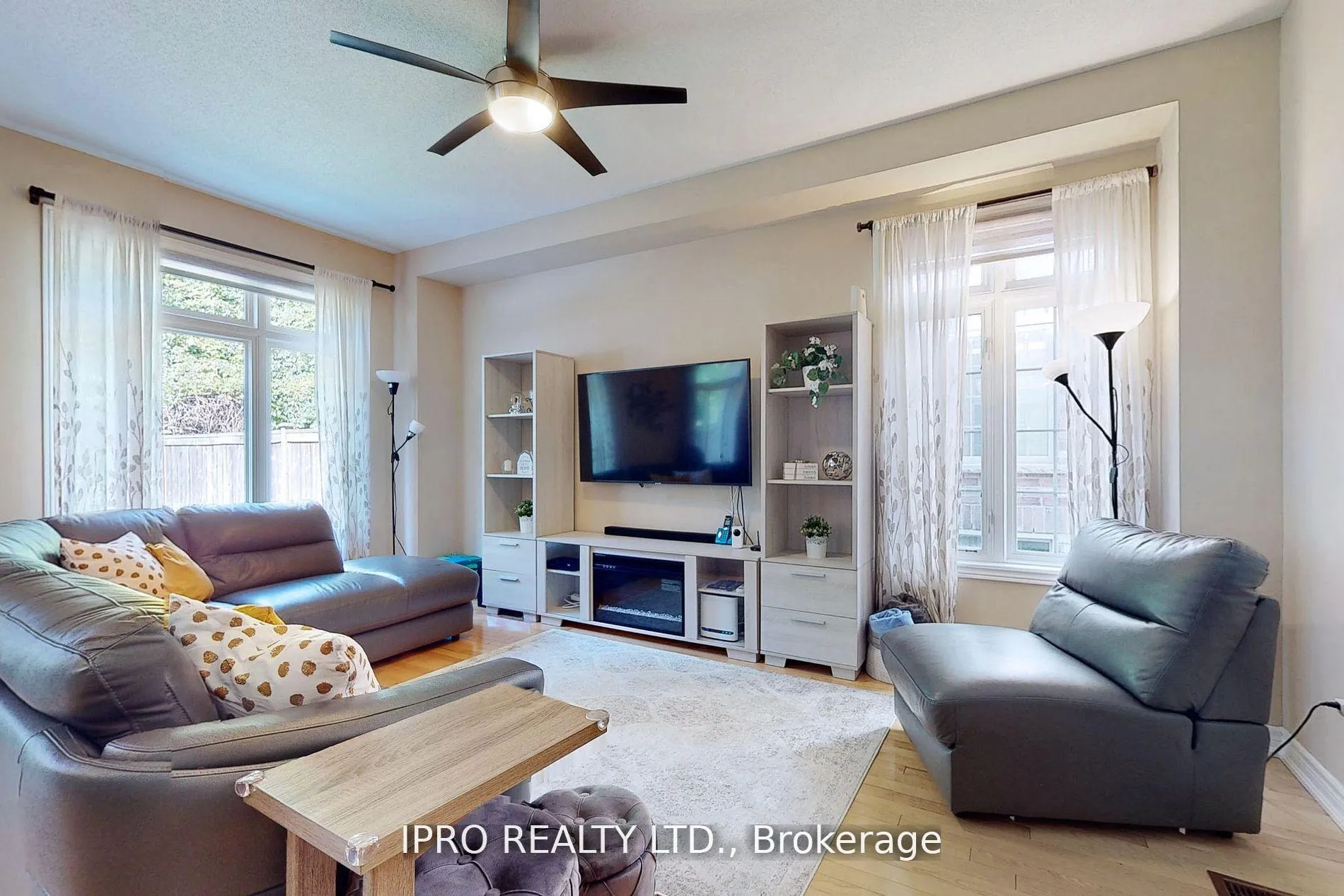Photo 7 of 80 Oakhaven Place, Hamilton, Ancaster — HOMEH
