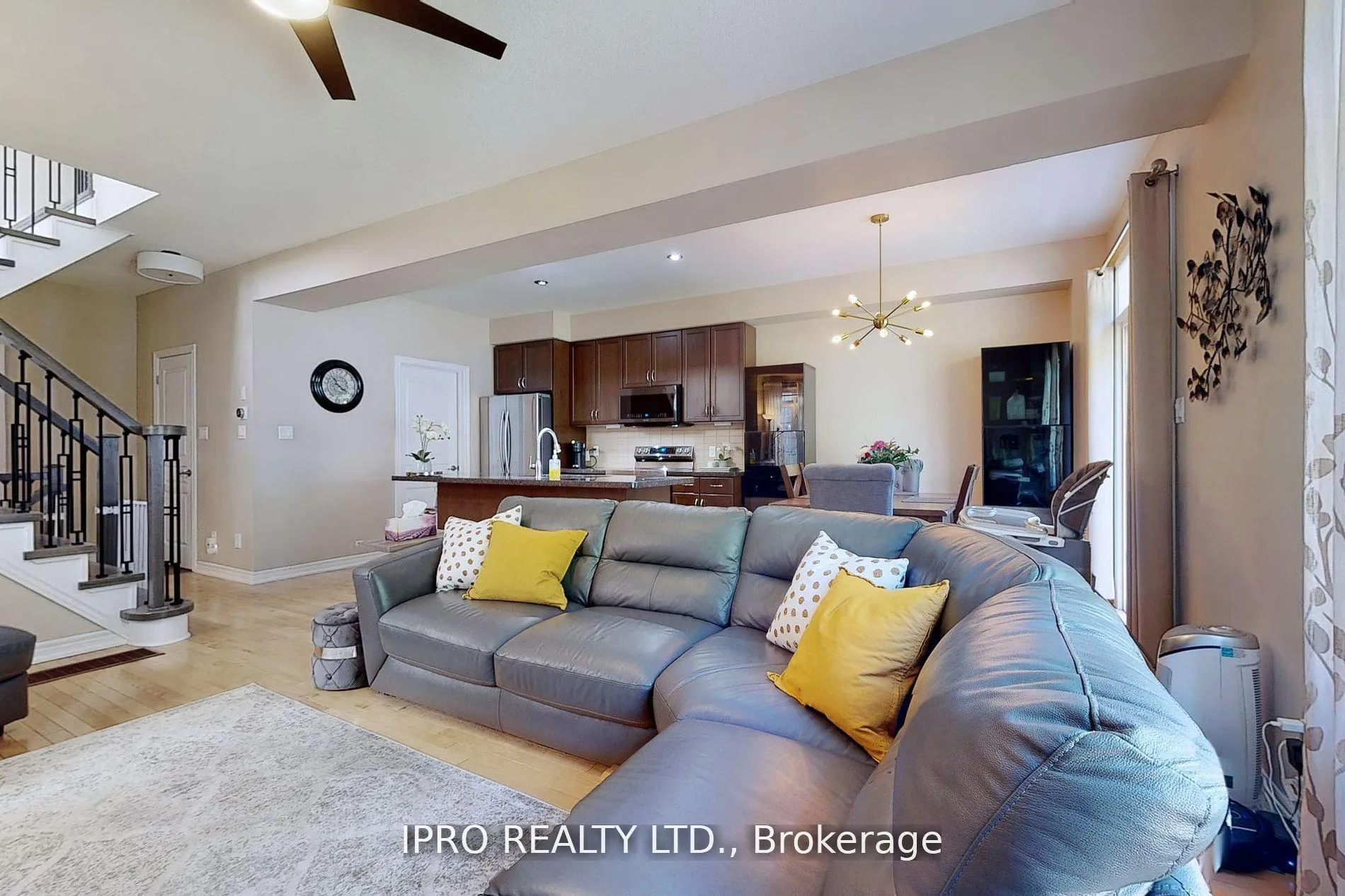 Photo 8 of 80 Oakhaven Place, Hamilton, Ancaster — HOMEH