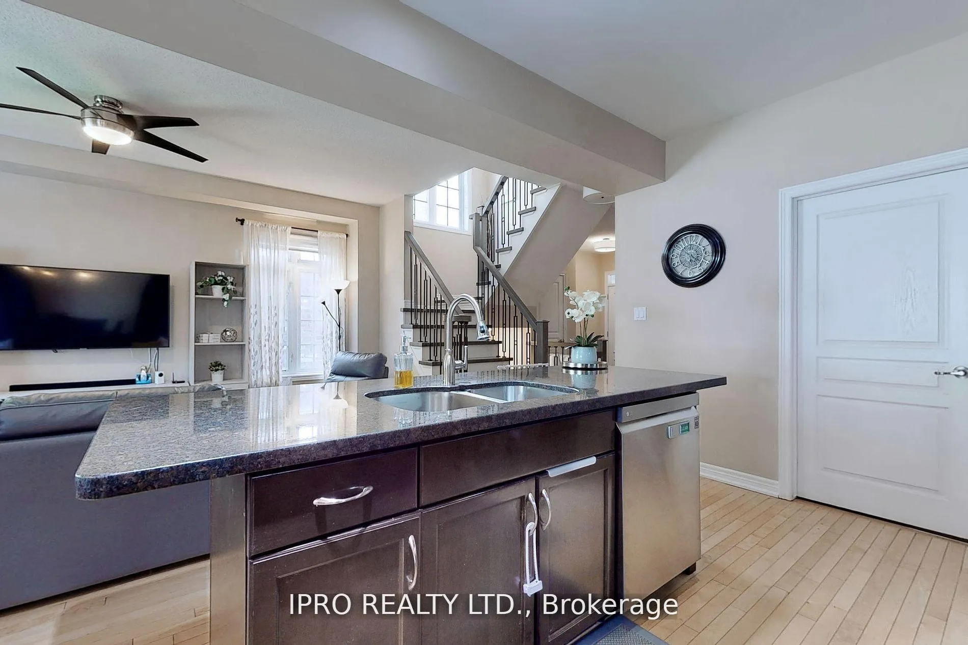 Photo 11 of 80 Oakhaven Place, Hamilton, Ancaster — HOMEH