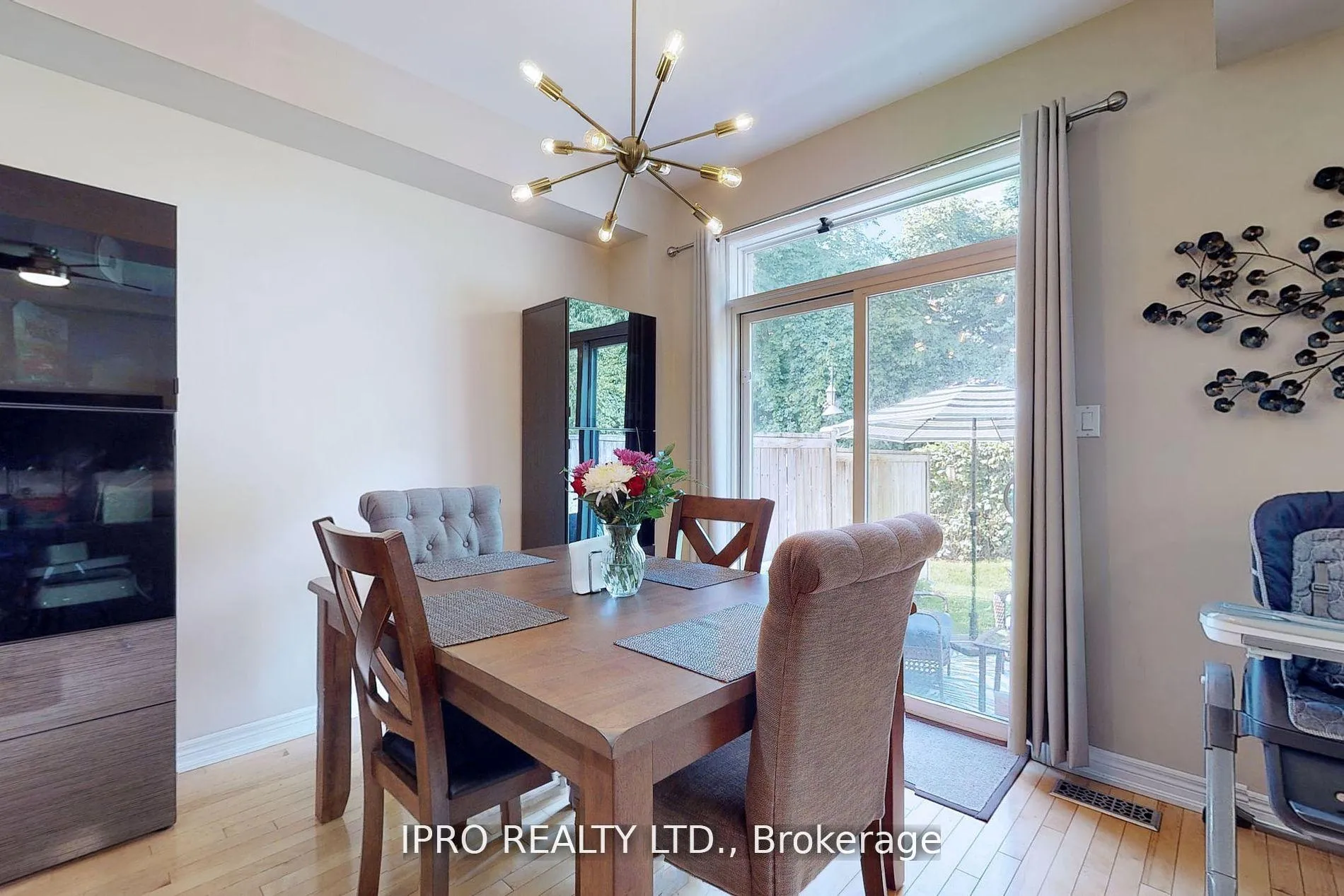 Photo 13 of 80 Oakhaven Place, Hamilton, Ancaster — HOMEH