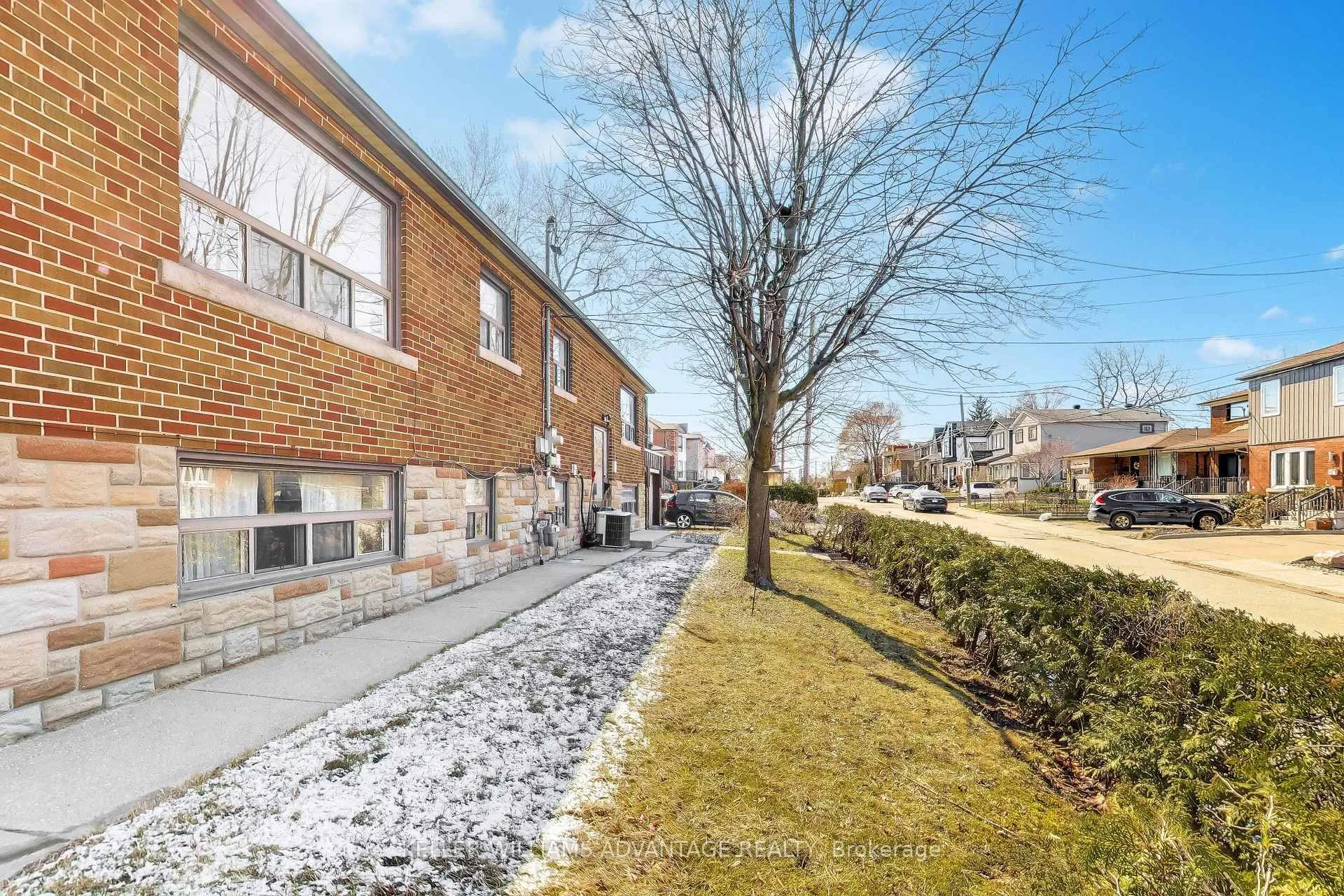 Photo 3 of 270 Glebemount Avenue, Toronto, Danforth Village-East York — HOMEH