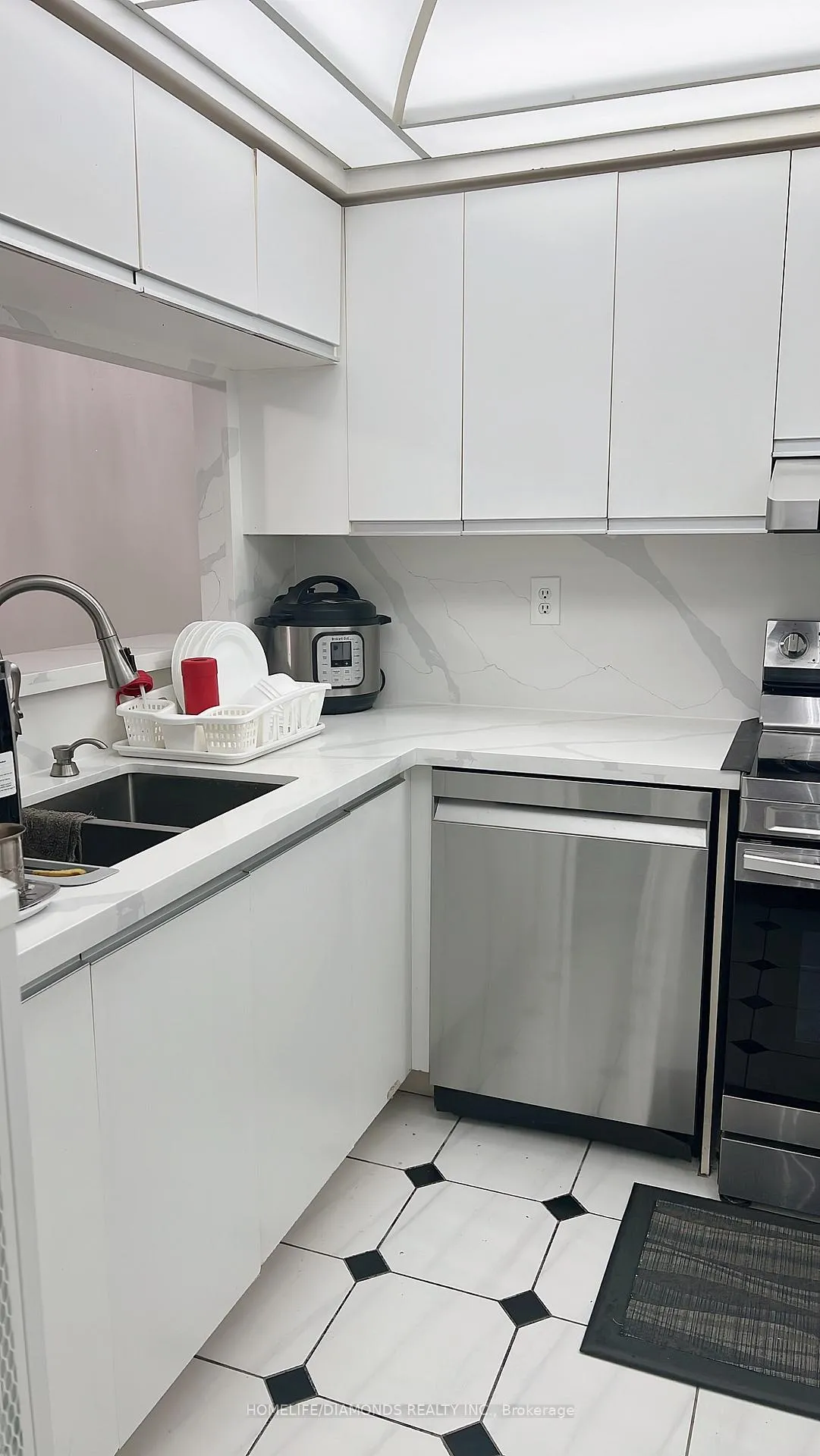 Photo 5 of Unit 1608, 24 Hanover Road, Brampton, Queen Street Corridor — HOMEH