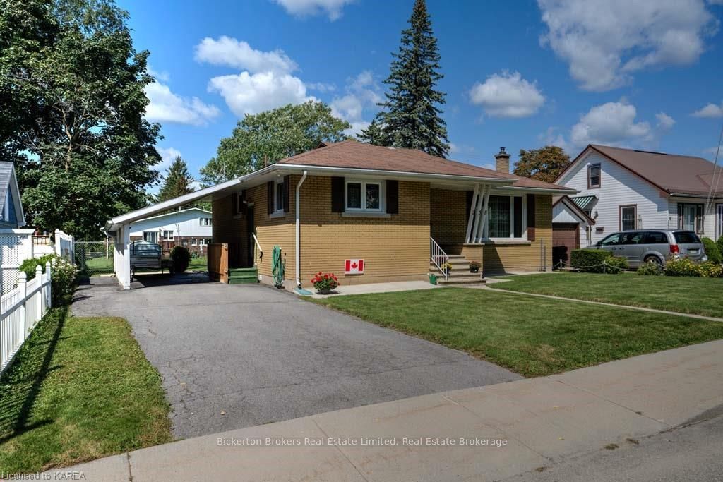 Photo 7 of 258 Arthur Street, Gananoque — HOMEH