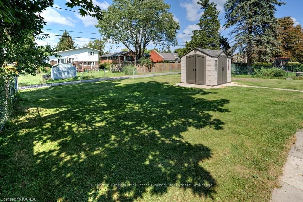 Photo 11 of 258 Arthur Street, Gananoque — HOMEH