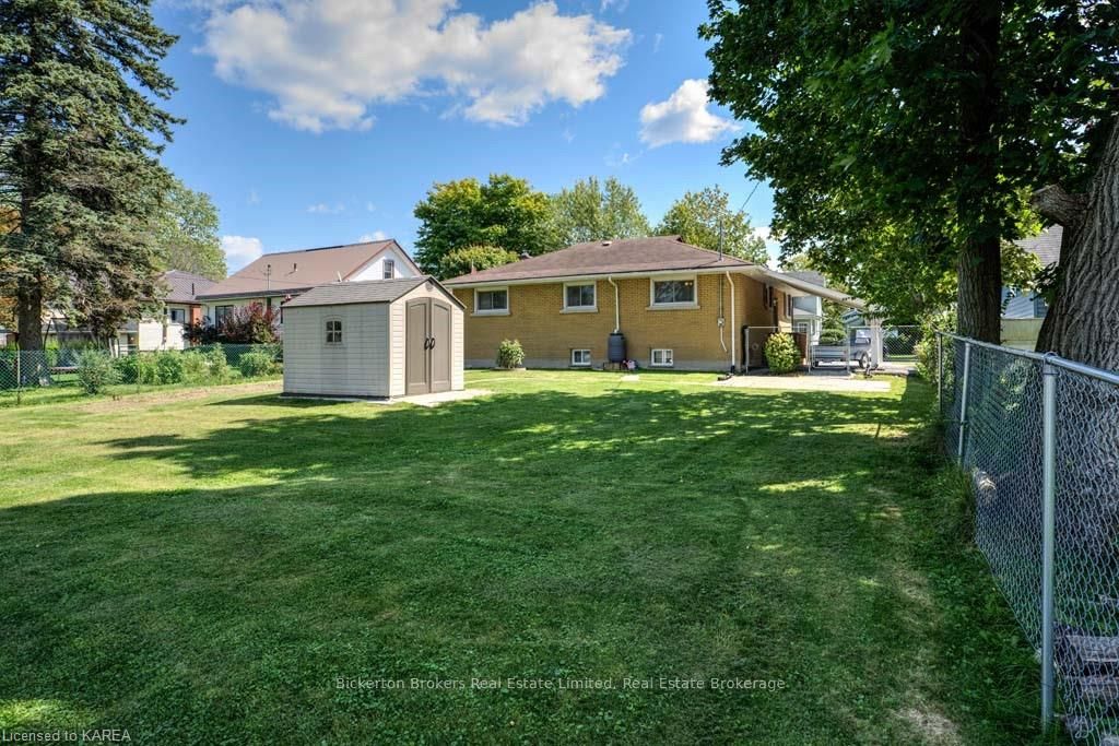 Photo 12 of 258 Arthur Street, Gananoque — HOMEH