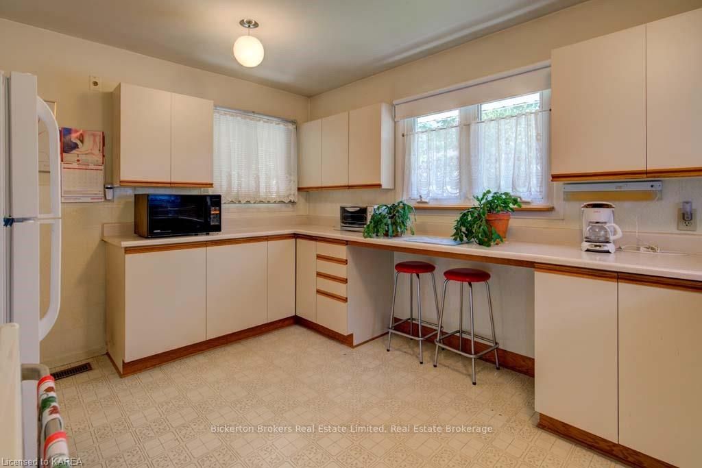 Photo 21 of 258 Arthur Street, Gananoque — HOMEH