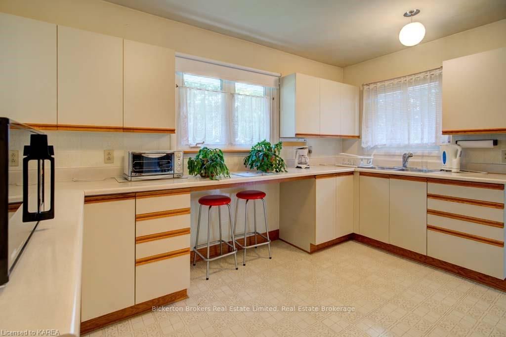 Photo 23 of 258 Arthur Street, Gananoque — HOMEH