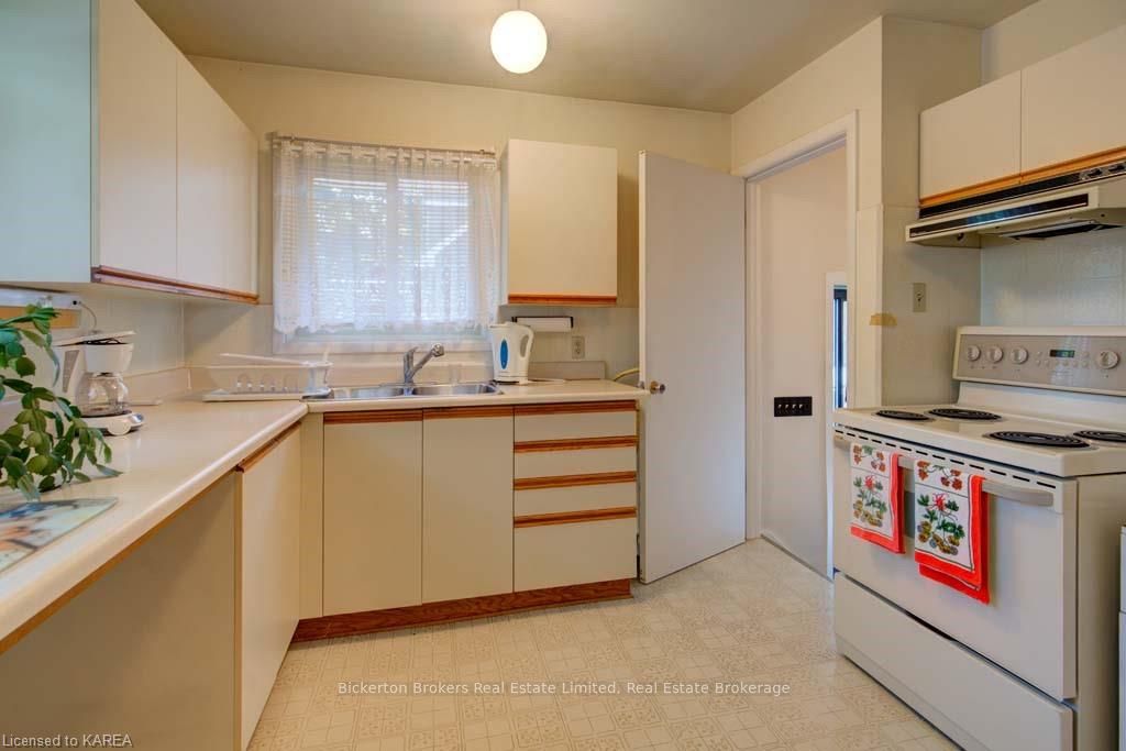 Photo 24 of 258 Arthur Street, Gananoque — HOMEH