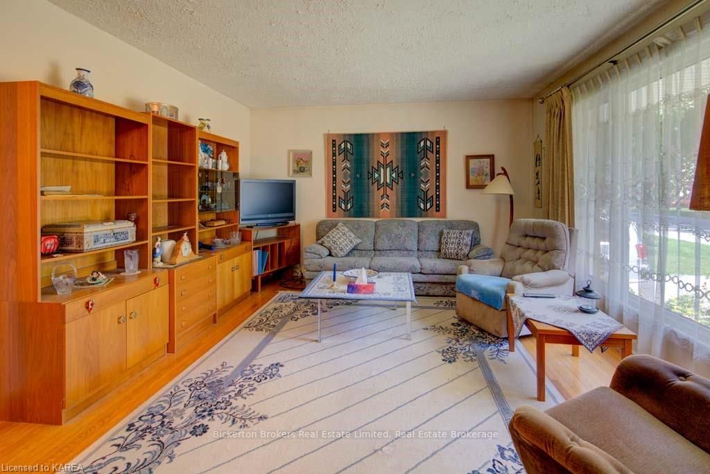 Photo 36 of 258 Arthur Street, Gananoque — HOMEH