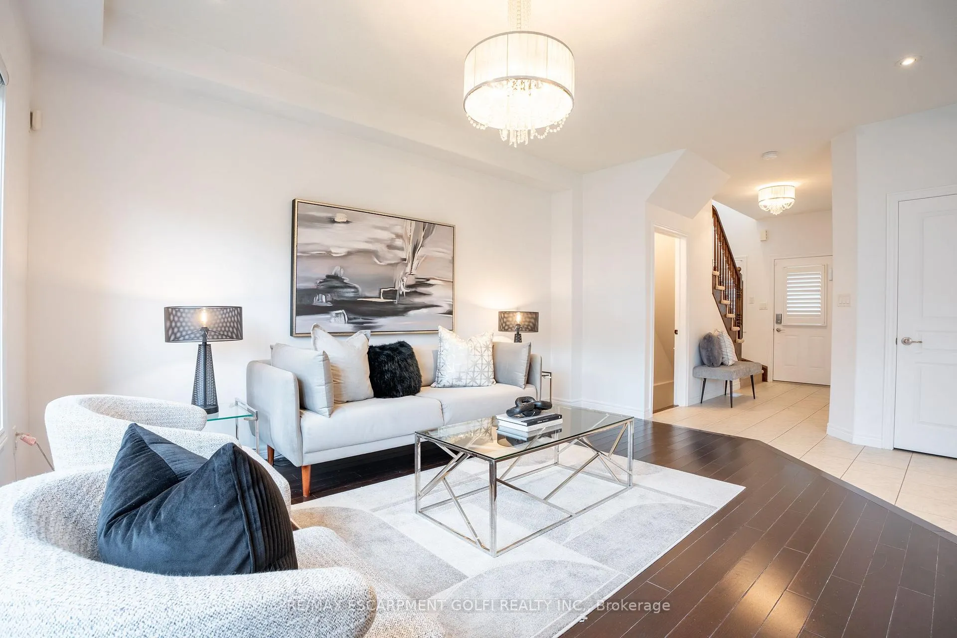 Photo 8 of 71 Chamomile Drive, Hamilton, Randall — HOMEH
