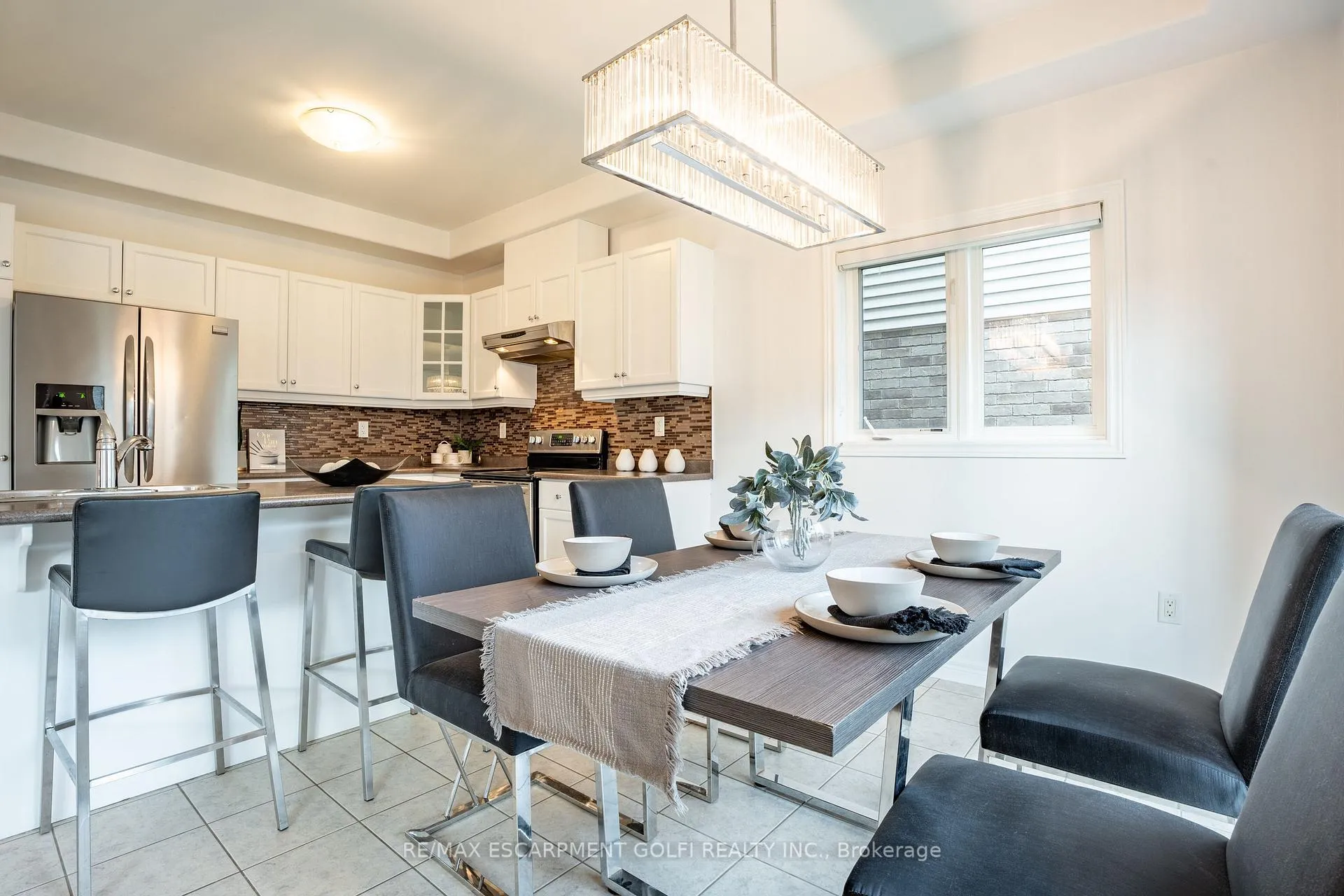Photo 11 of 71 Chamomile Drive, Hamilton, Randall — HOMEH