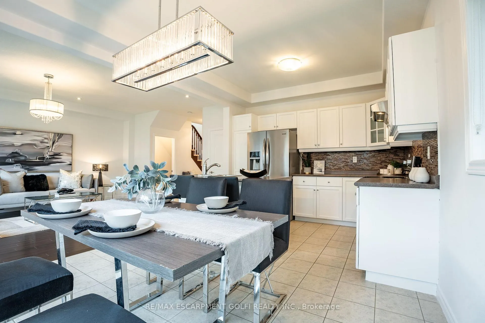 Photo 12 of 71 Chamomile Drive, Hamilton, Randall — HOMEH