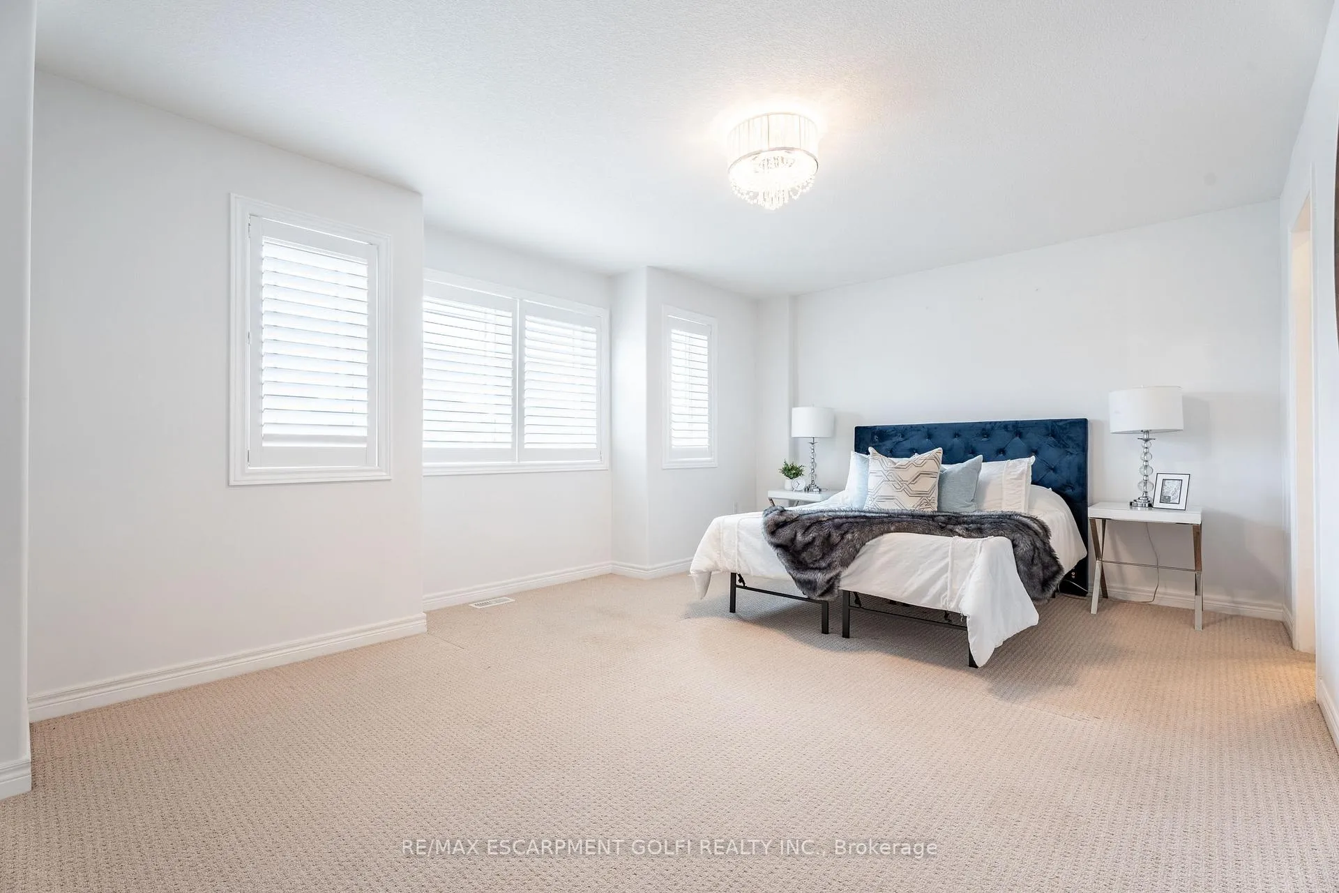 Photo 17 of 71 Chamomile Drive, Hamilton, Randall — HOMEH