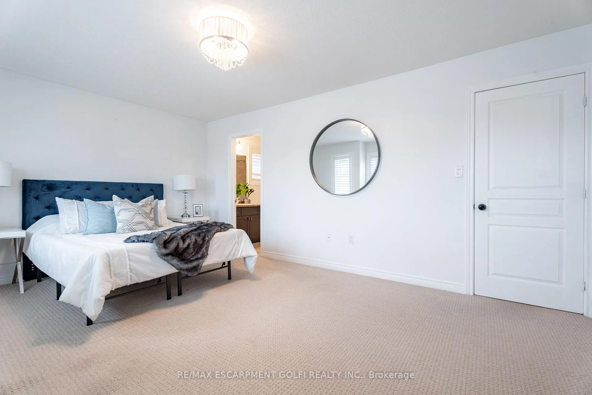Photo 18 of 71 Chamomile Drive, Hamilton, Randall — HOMEH