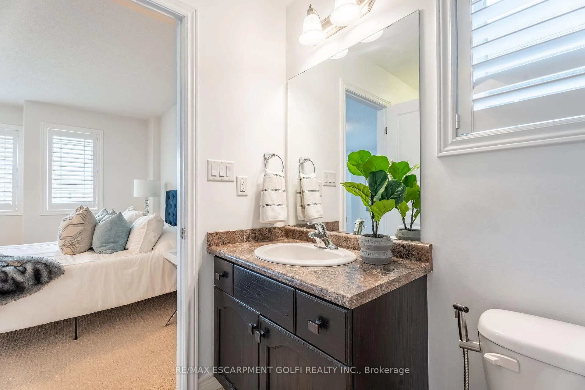 Photo 20 of 71 Chamomile Drive, Hamilton, Randall — HOMEH