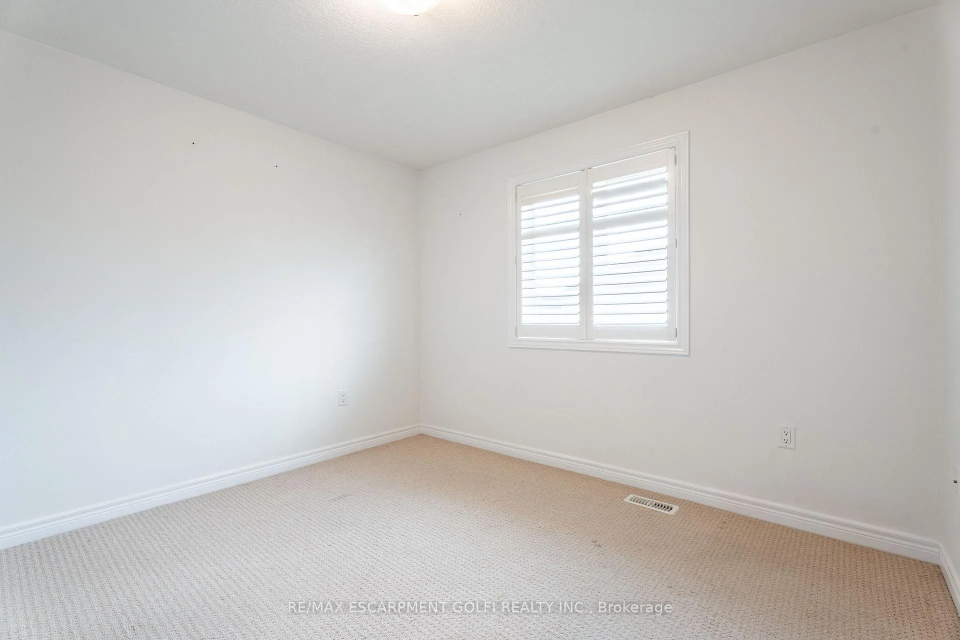 Photo 27 of 71 Chamomile Drive, Hamilton, Randall — HOMEH