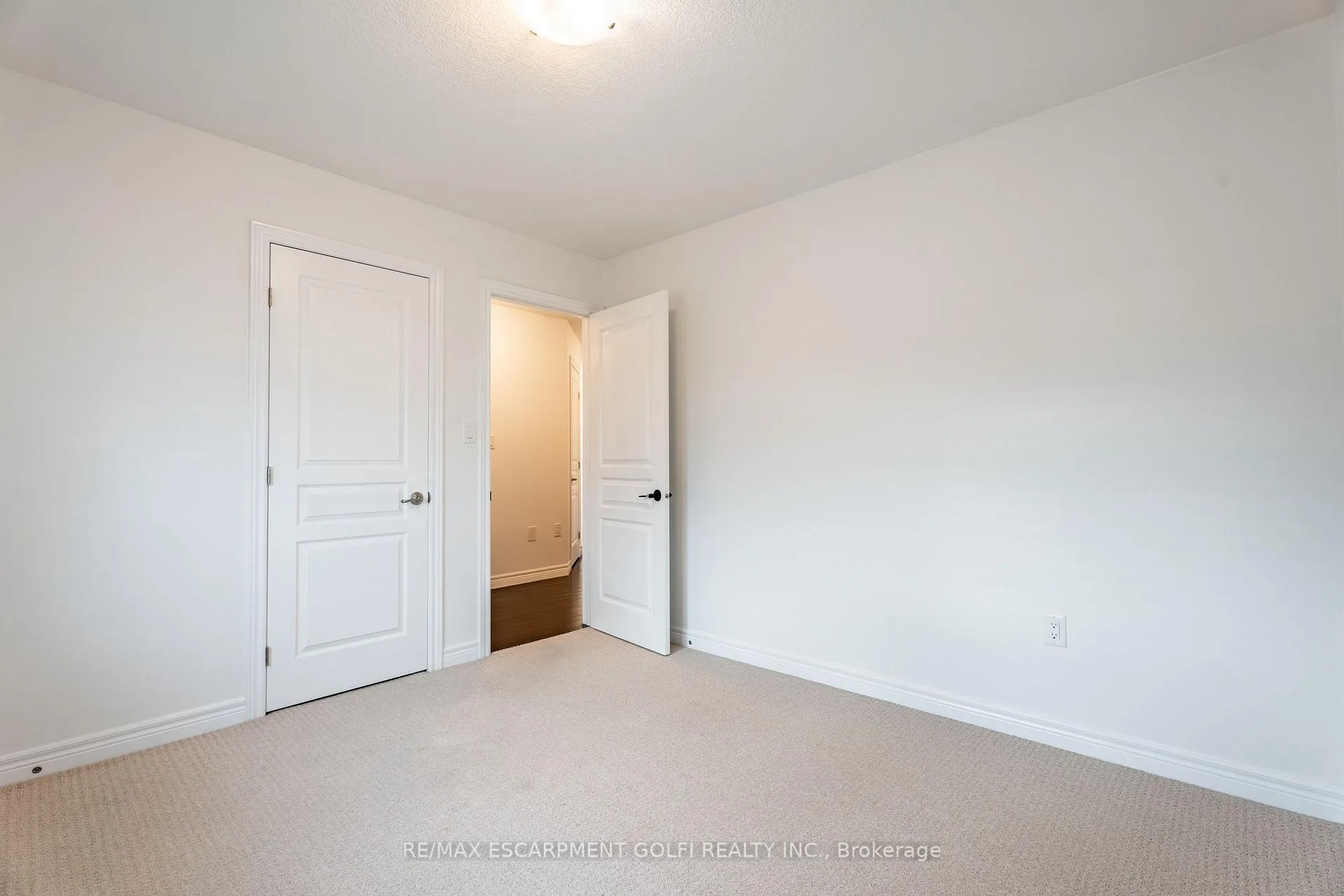 Photo 28 of 71 Chamomile Drive, Hamilton, Randall — HOMEH