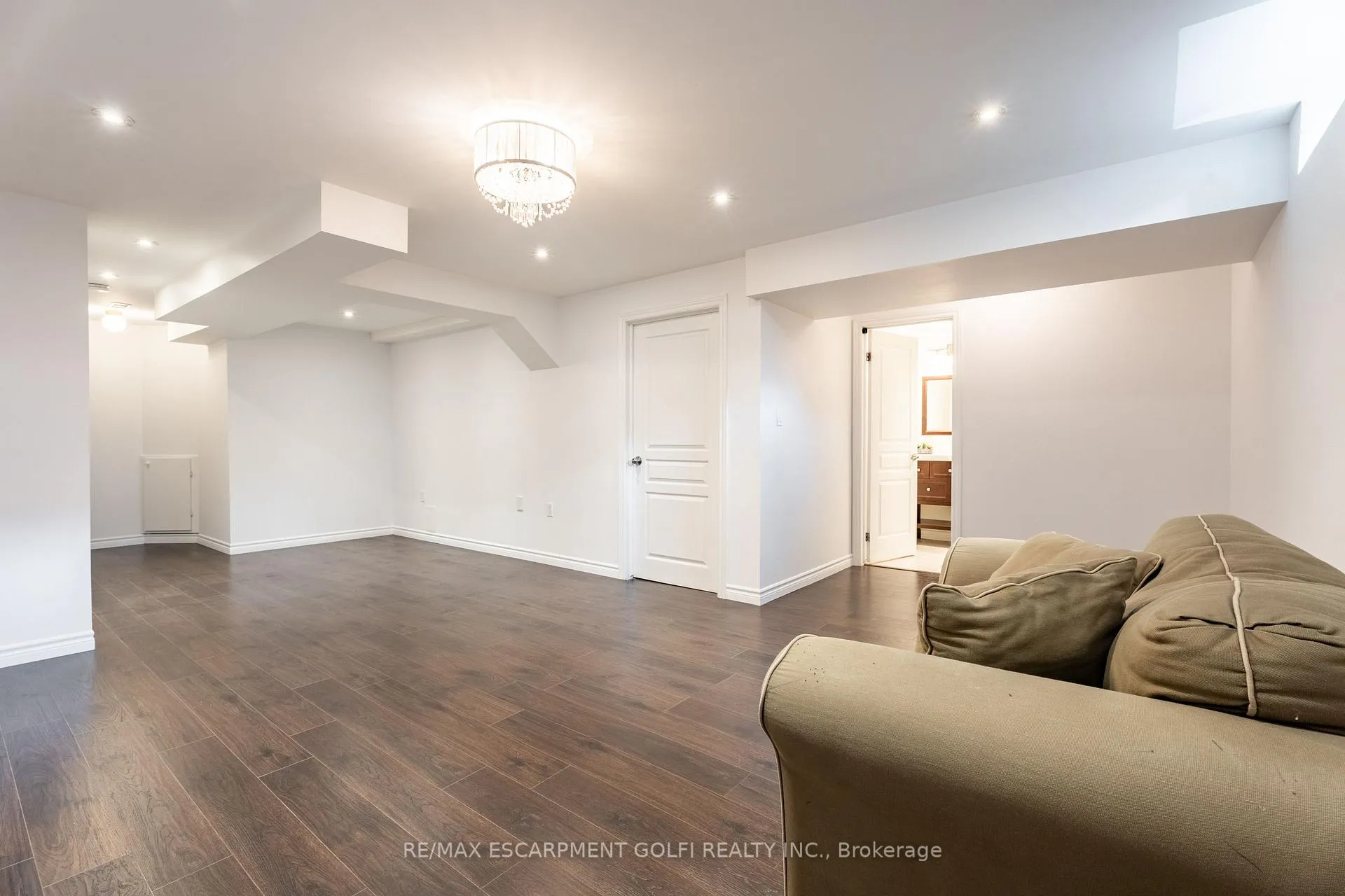 Photo 31 of 71 Chamomile Drive, Hamilton, Randall — HOMEH