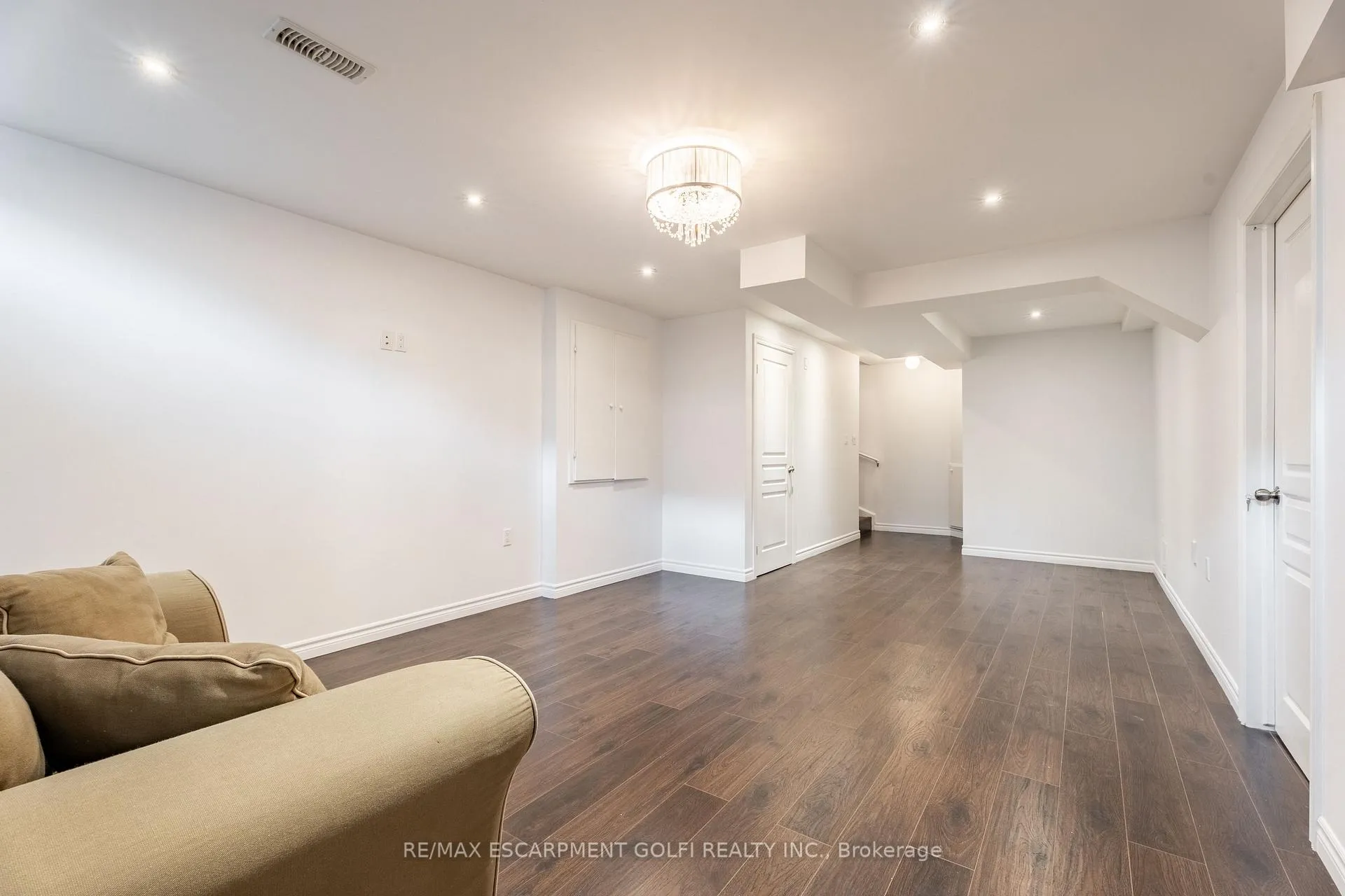 Photo 32 of 71 Chamomile Drive, Hamilton, Randall — HOMEH