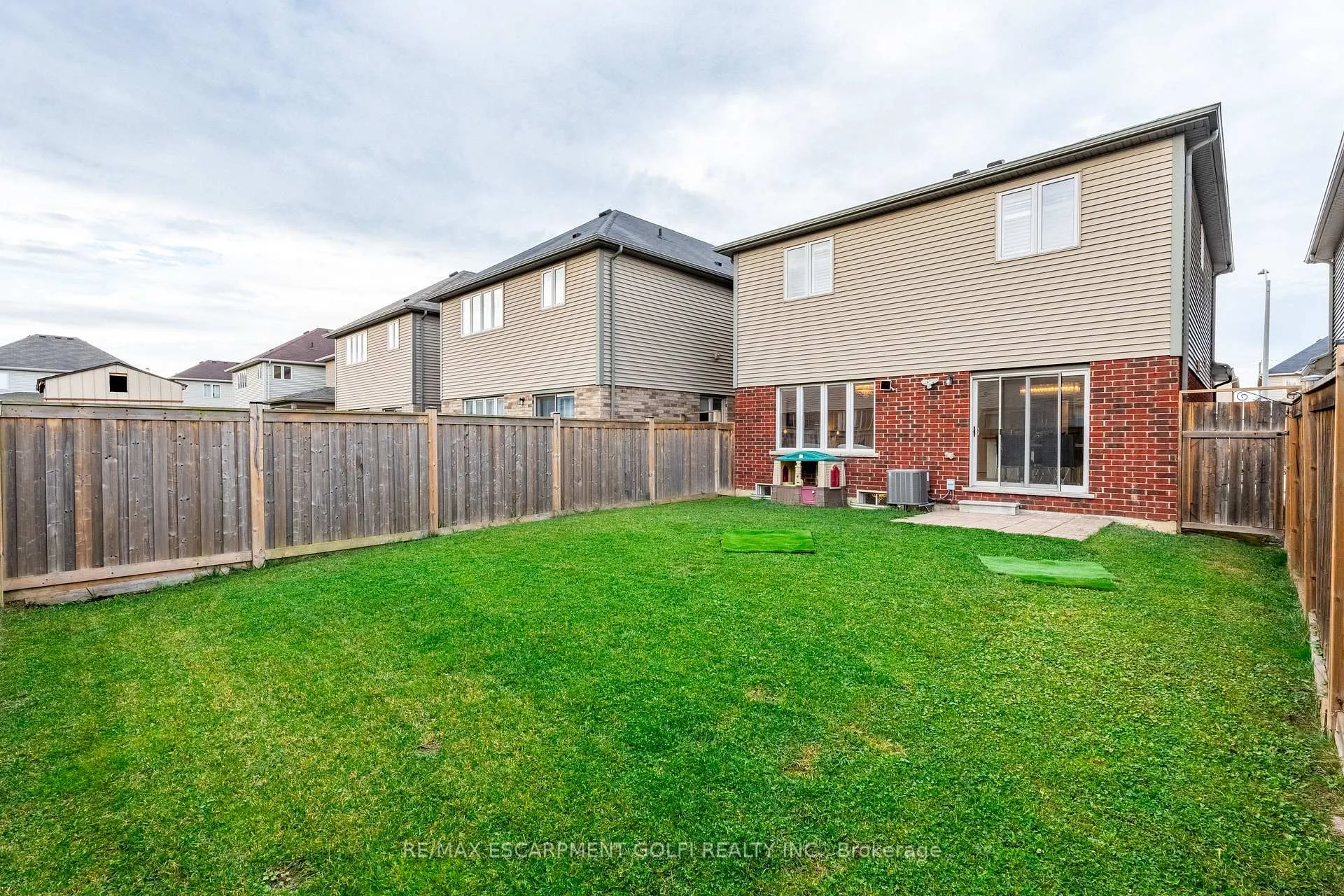 Photo 36 of 71 Chamomile Drive, Hamilton, Randall — HOMEH