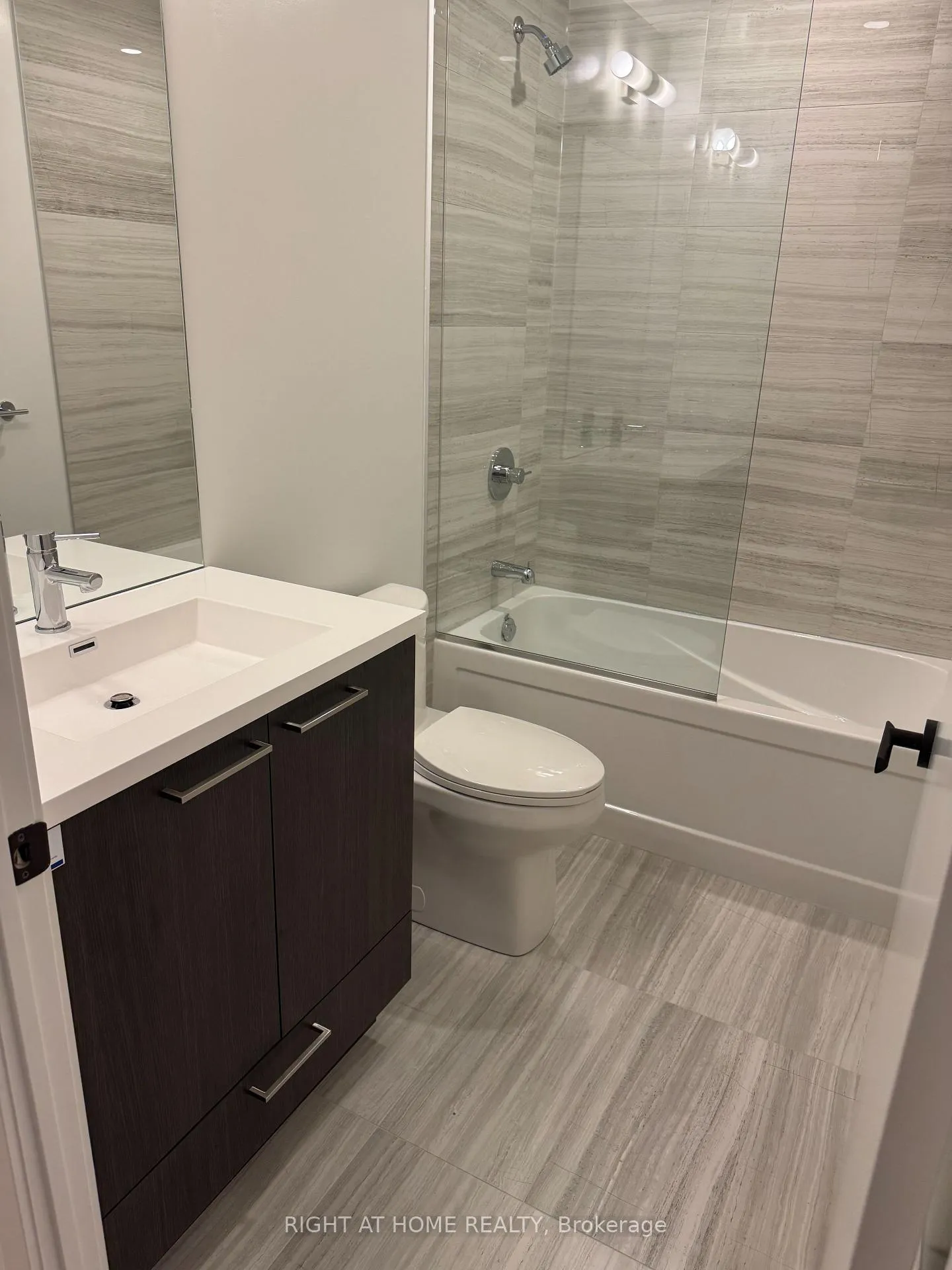 Photo 4 of Unit 4808, 225 commerce Street, Vaughan, Vaughan Corporate Centre — HOMEH
