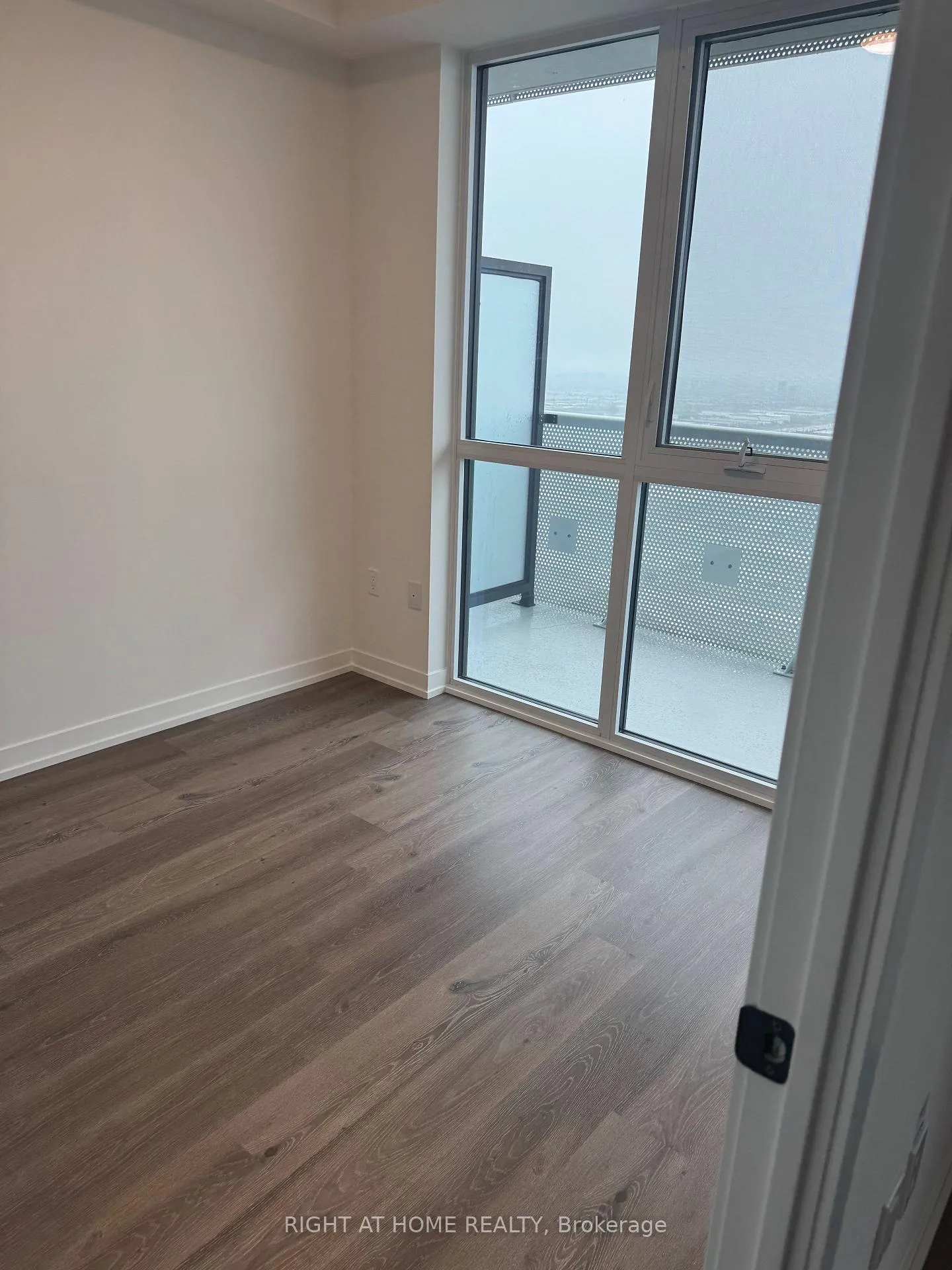 Photo 6 of Unit 4808, 225 commerce Street, Vaughan, Vaughan Corporate Centre — HOMEH