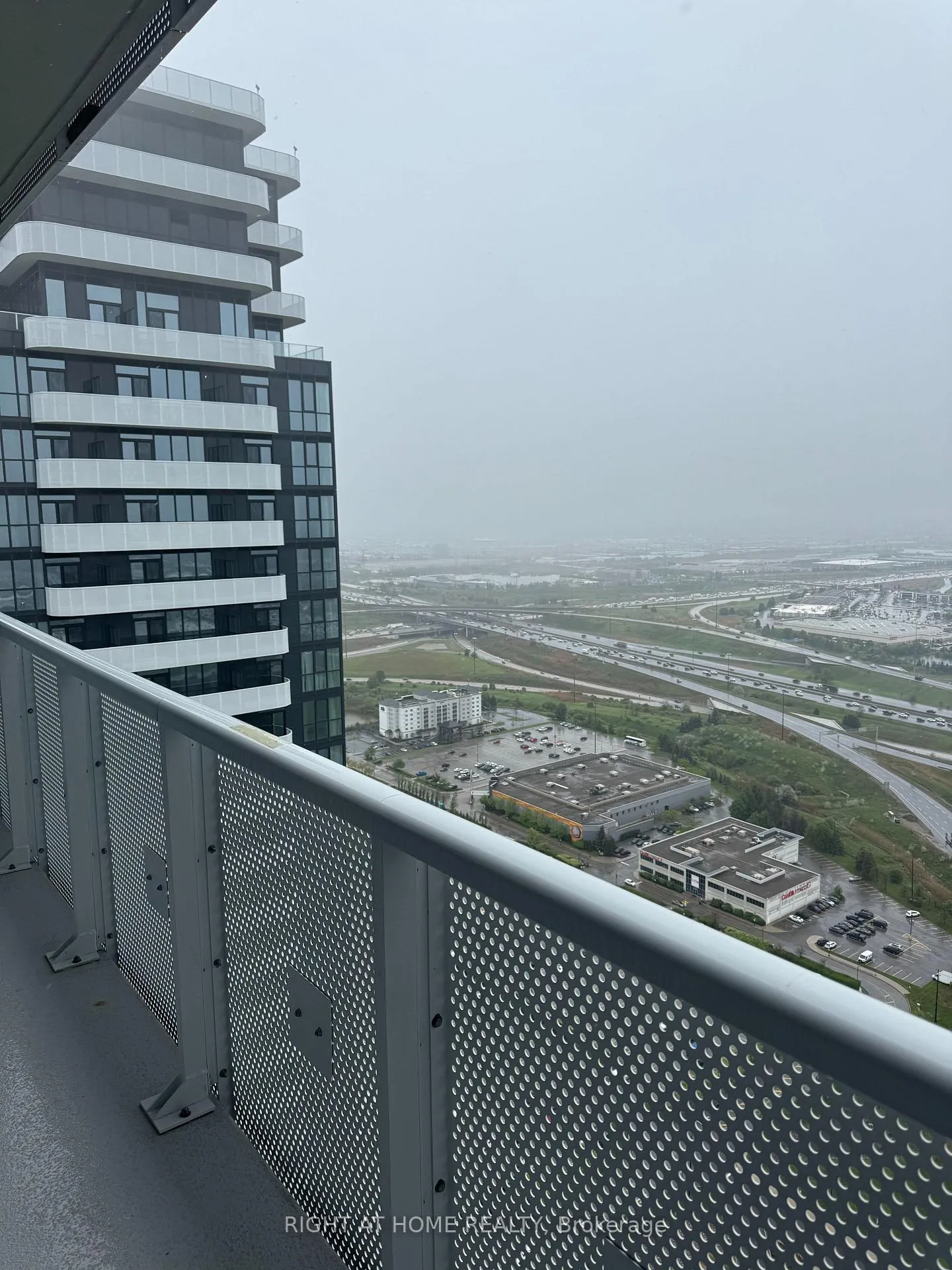Photo 9 of Unit 4808, 225 commerce Street, Vaughan, Vaughan Corporate Centre — HOMEH