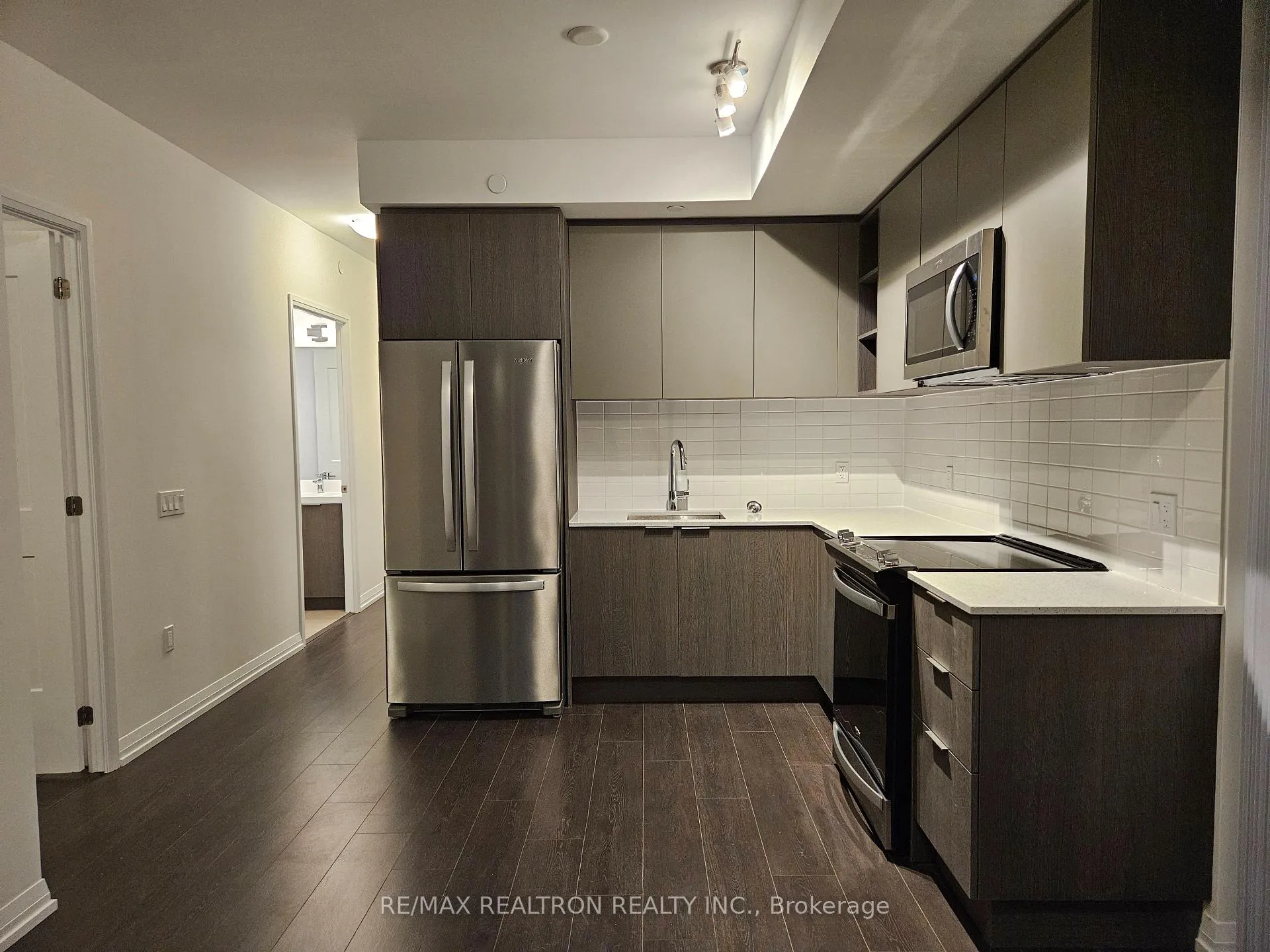 Photo 4 of Unit 1803, 25 Holly Street, Toronto, Mount Pleasant East — HOMEH