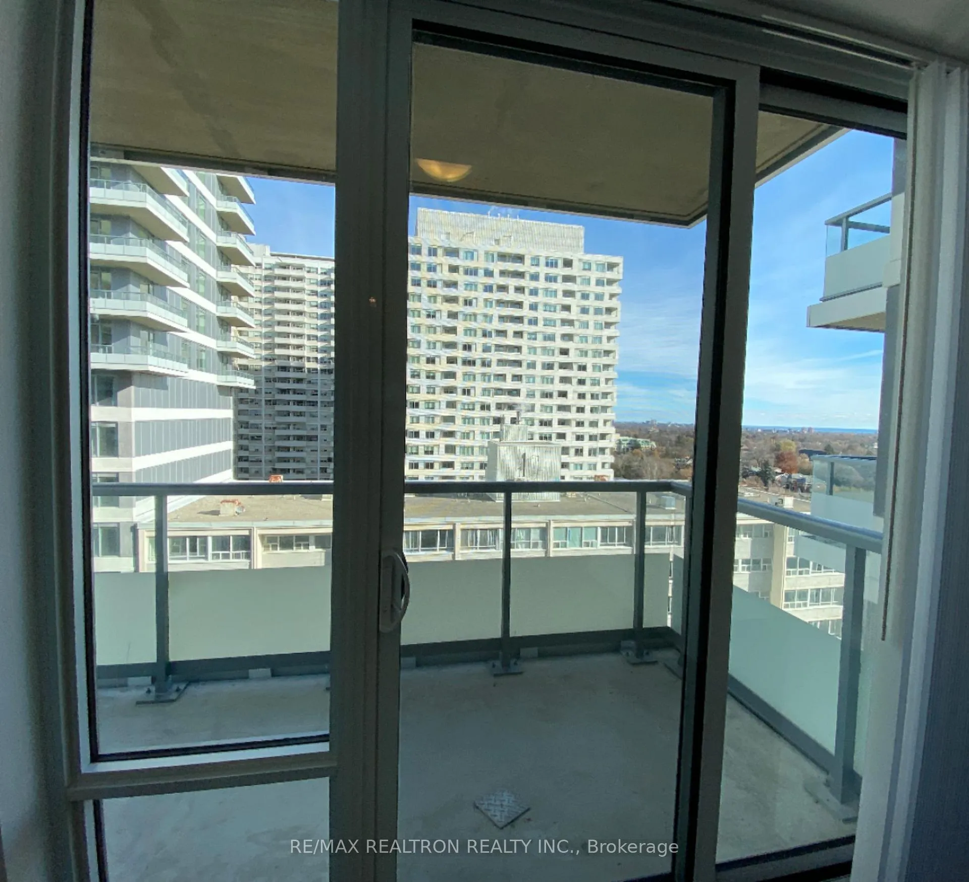 Photo 8 of Unit 1803, 25 Holly Street, Toronto, Mount Pleasant East — HOMEH