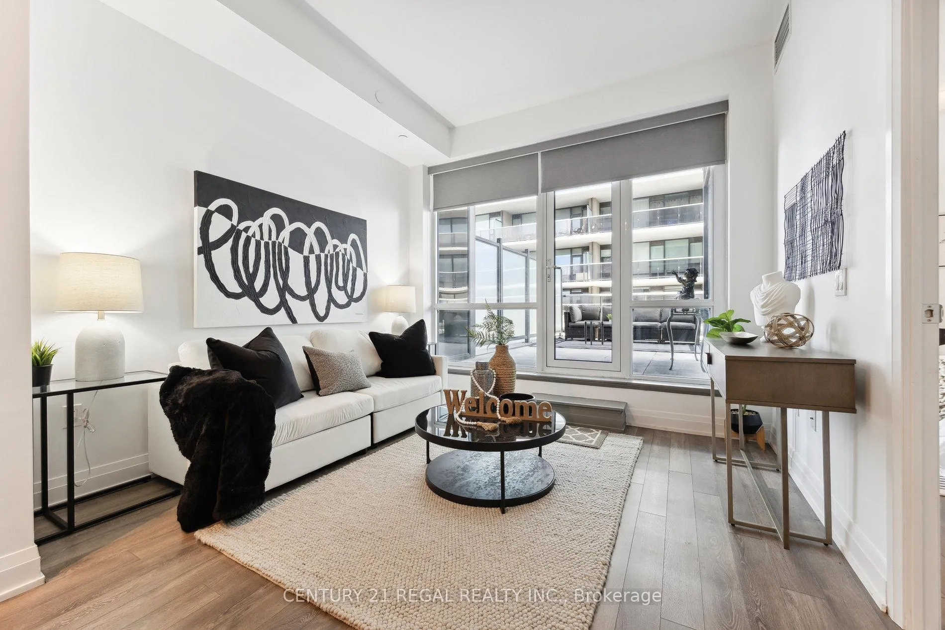 Photo 4 of Unit 404, 4800 Highway 7, Vaughan, West Woodbridge — HOMEH