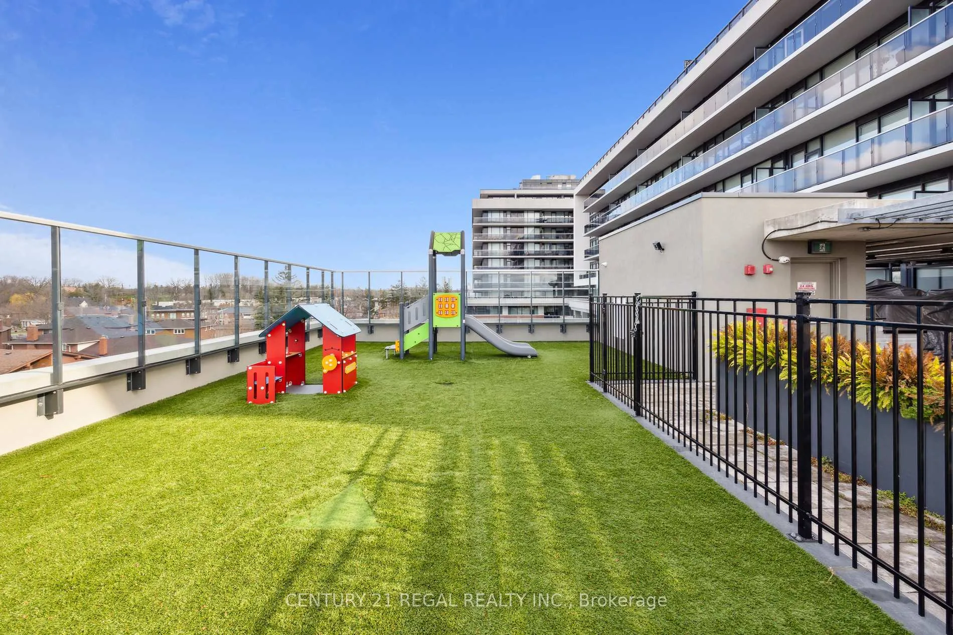 Photo 24 of Unit 404, 4800 Highway 7, Vaughan, West Woodbridge — HOMEH