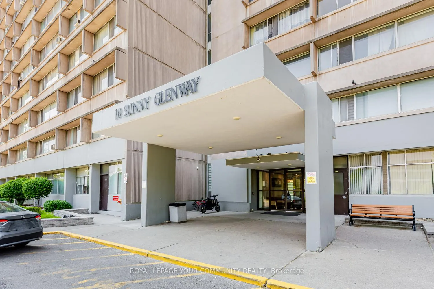 Photo 3 of Unit 912, 10 Sunny Glenway, Toronto, Flemingdon Park — HOMEH