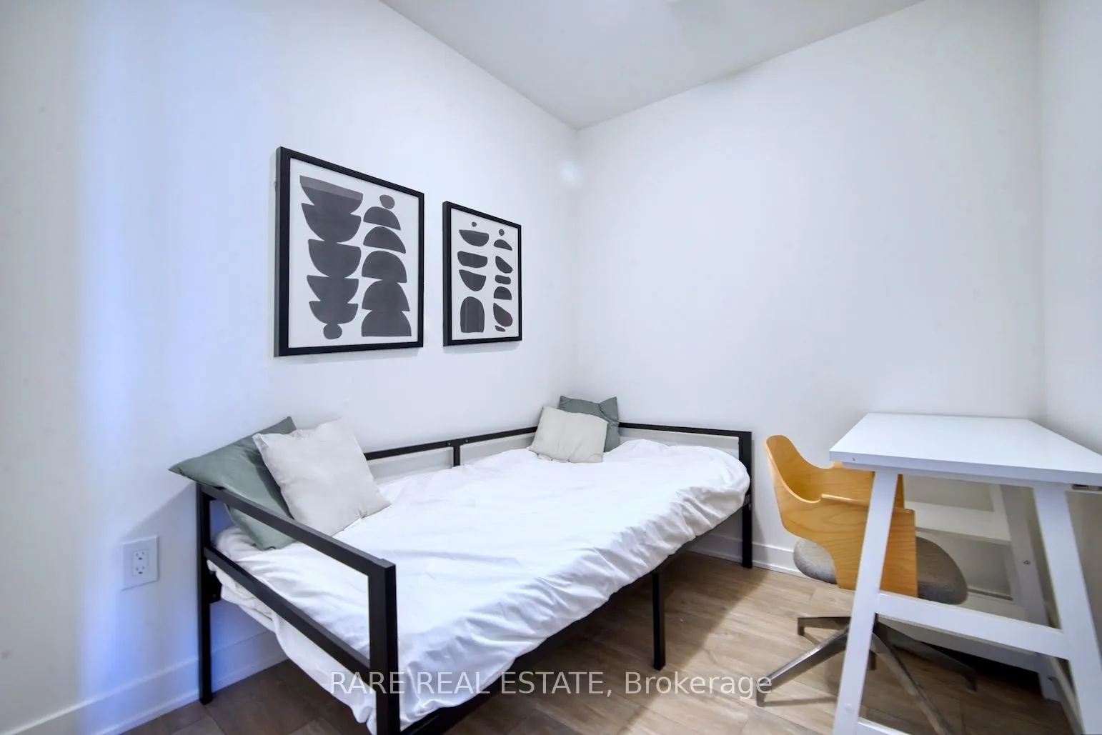 Photo 2 of Unit 903, 70 Princess Street E, Toronto, Waterfront Communities — HOMEH