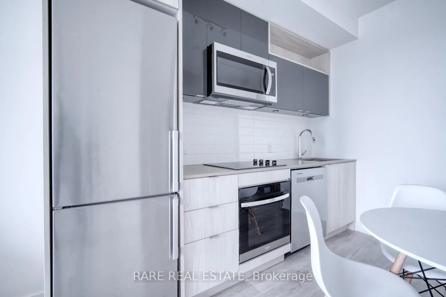 Photo 5 of Unit 903, 70 Princess Street E, Toronto, Waterfront Communities — HOMEH