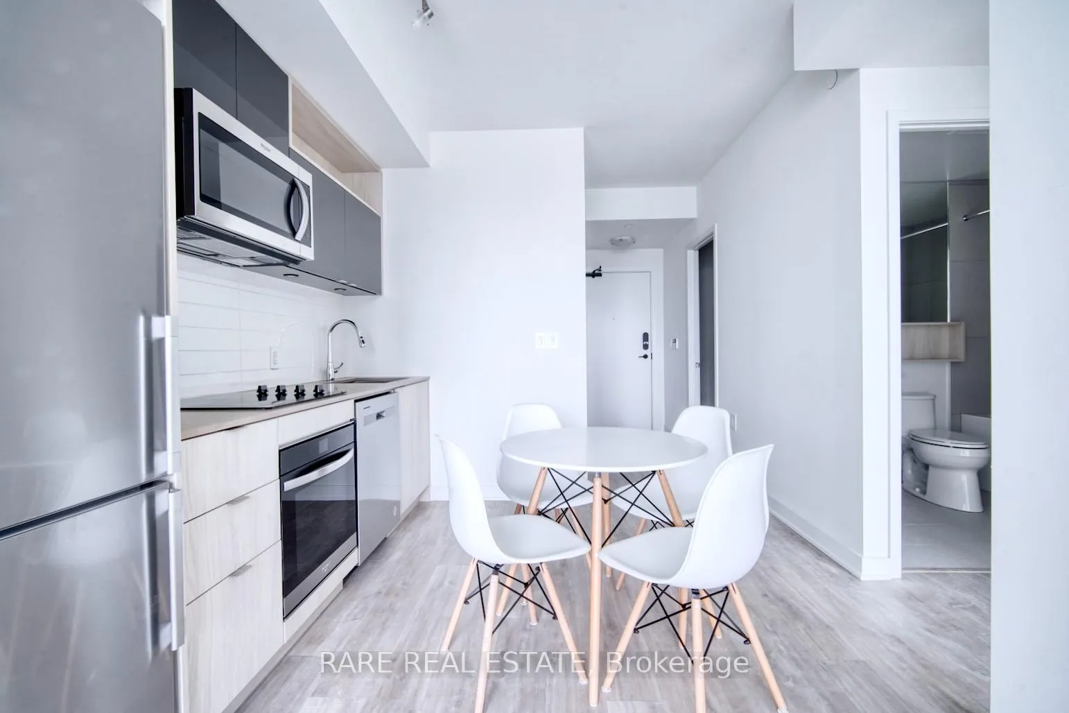 Photo 6 of Unit 903, 70 Princess Street E, Toronto, Waterfront Communities — HOMEH