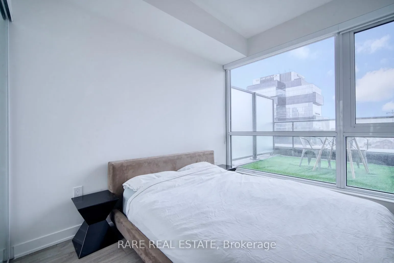 Photo 10 of Unit 903, 70 Princess Street E, Toronto, Waterfront Communities — HOMEH