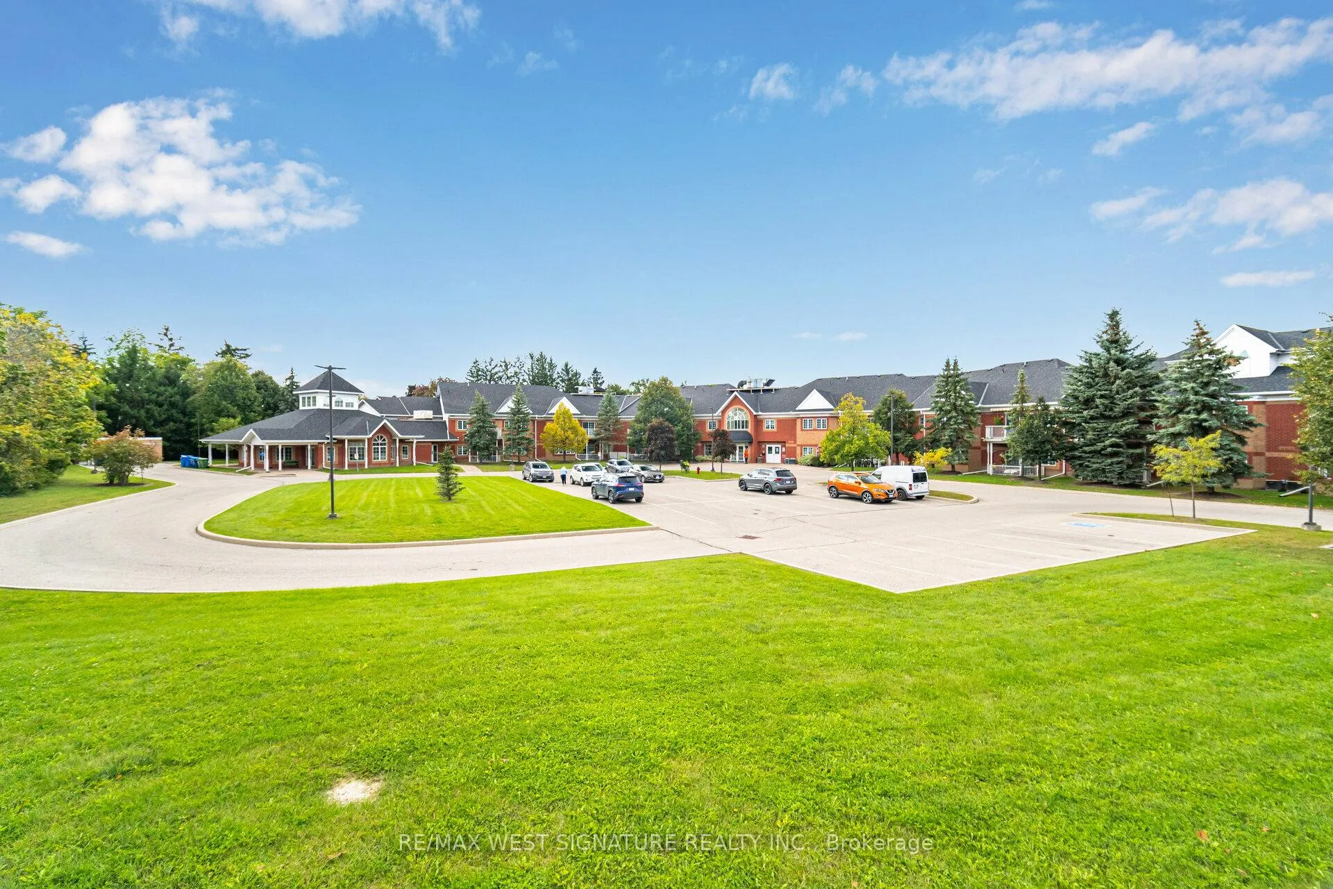 Front of Unit 106, 75 Treelawn Boulevard