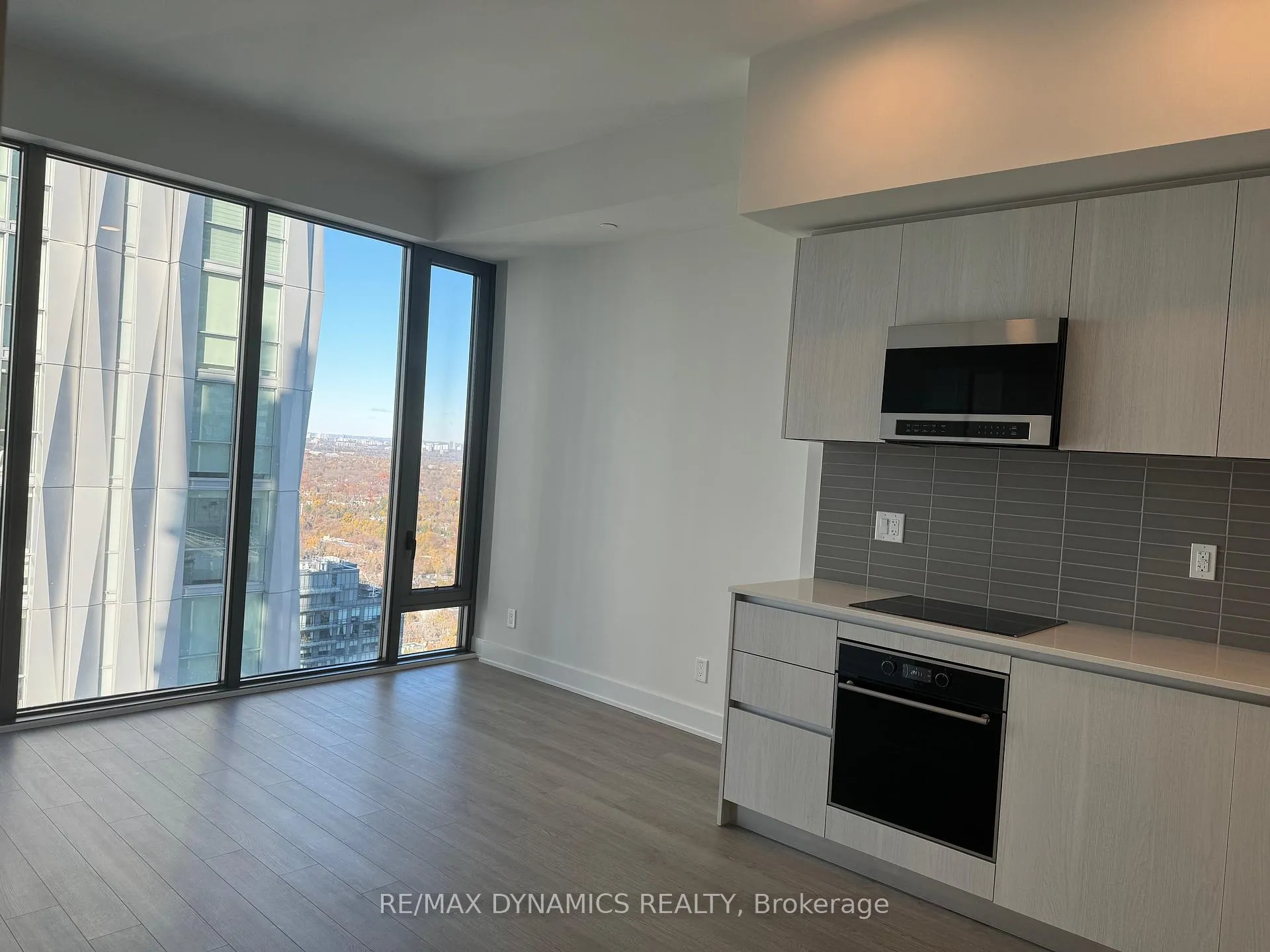 Photo 7 of Unit 4808, 8 Cumberland Street, Toronto, The Annex — HOMEH