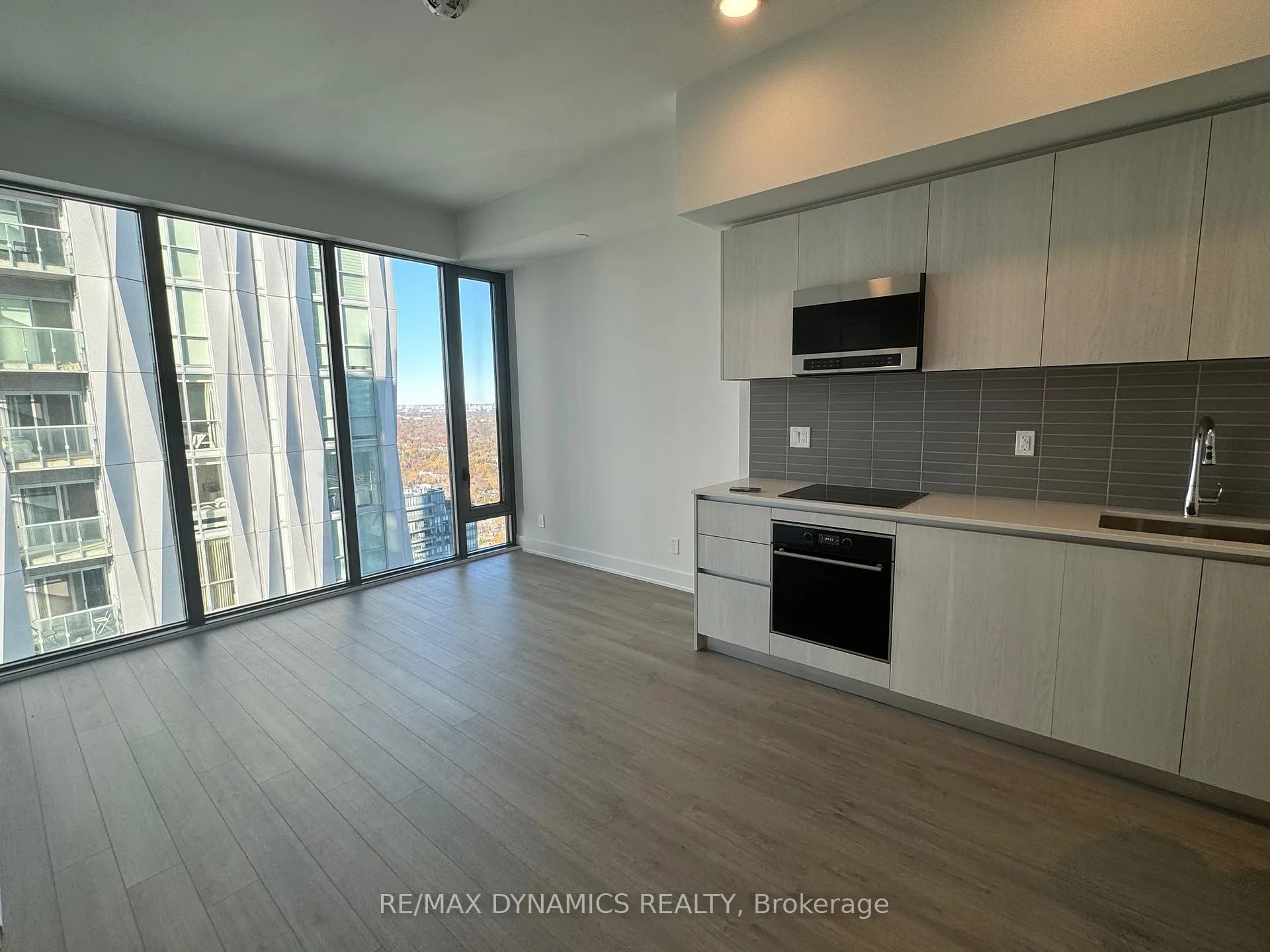 Photo 8 of Unit 4808, 8 Cumberland Street, Toronto, The Annex — HOMEH