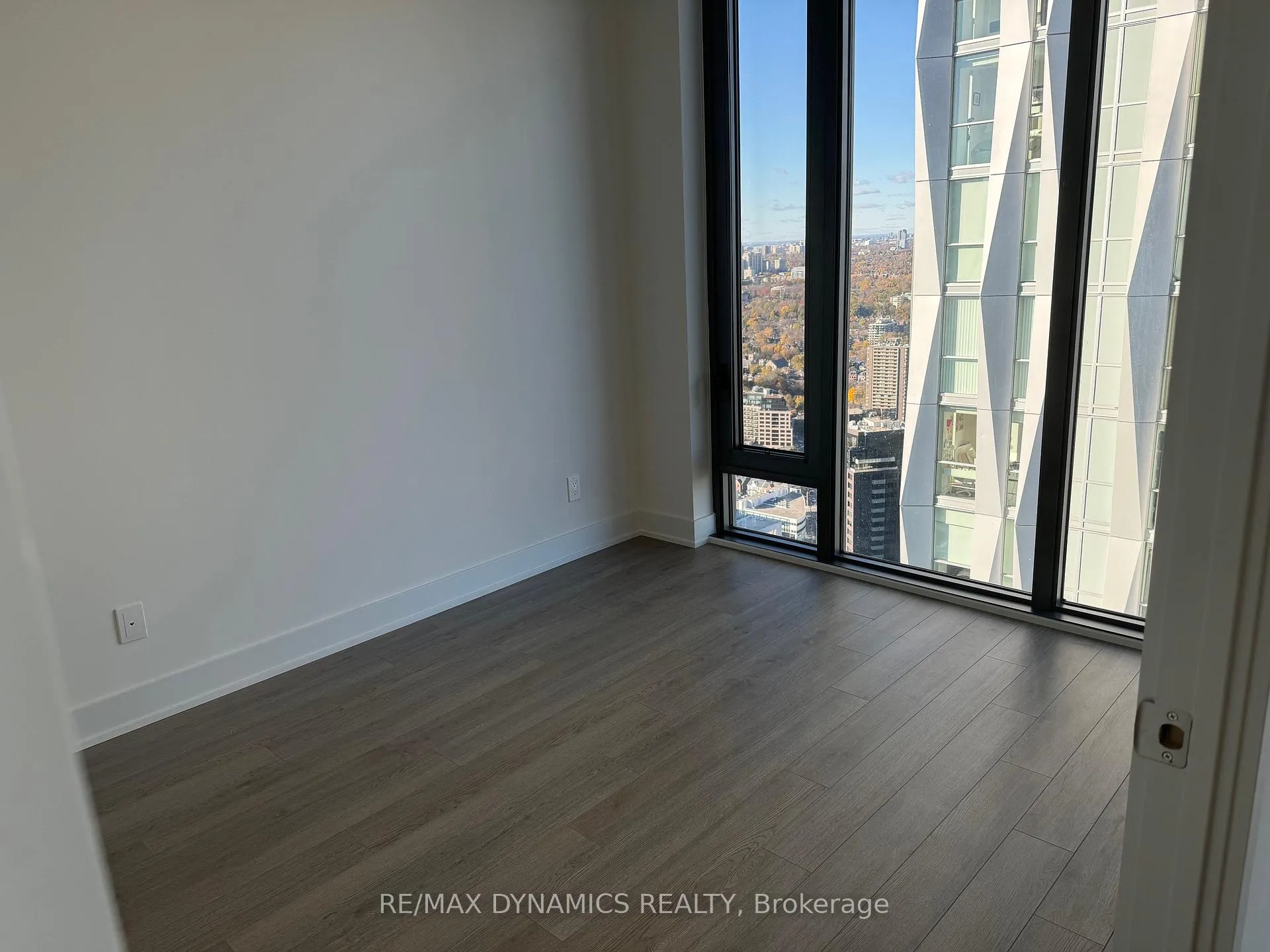 Photo 11 of Unit 4808, 8 Cumberland Street, Toronto, The Annex — HOMEH