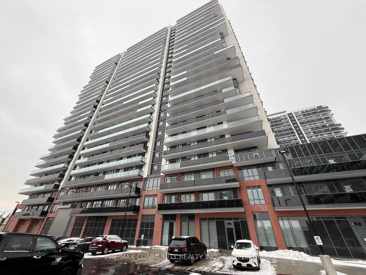 Front of Unit 1815, 2545 Simcoe Street N