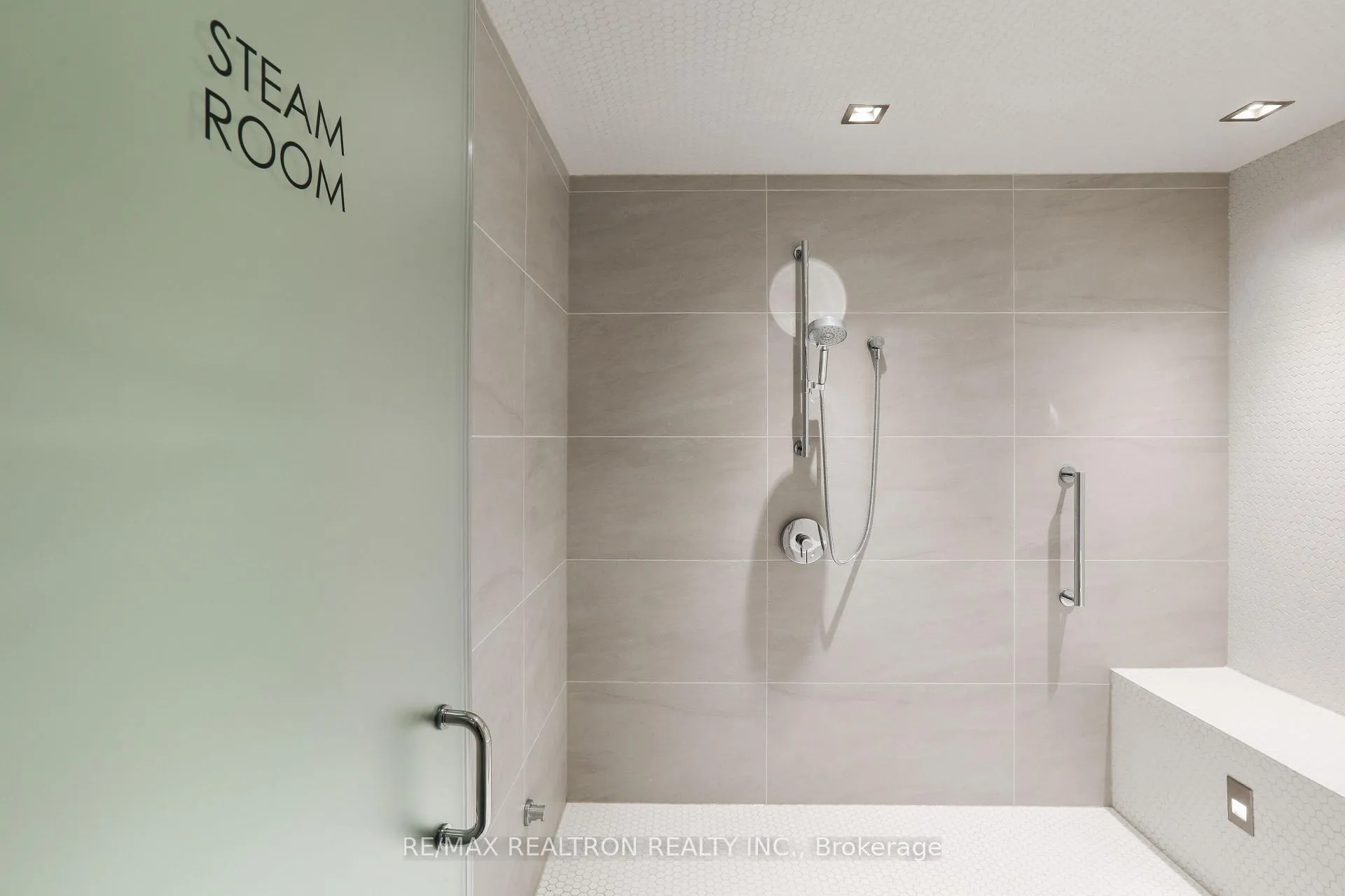 Photo 10 of Unit 112, 2 Clarendon Avenue, Toronto, Casa Loma — HOMEH