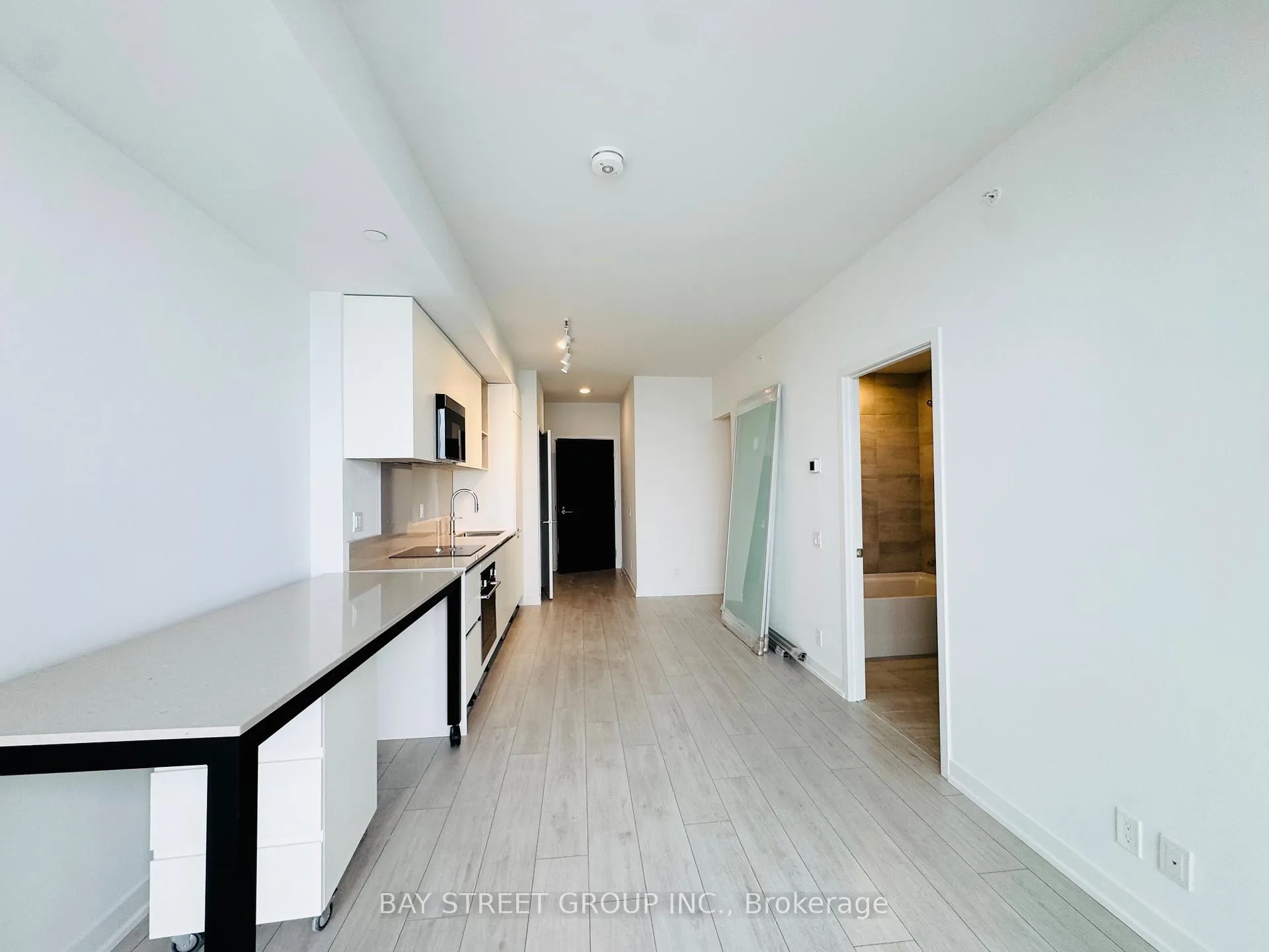 Photo 3 of Unit 3008, 39 Mary Street, Barrie, City Centre — HOMEH